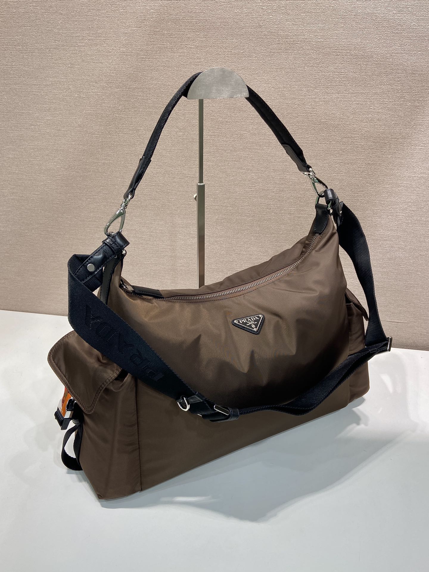 普拉达 PRADA  Explore 三角标 单肩手提包 尼龙 焦褐色 黑带 F02VH204_2DW3_F0038_V_OOO