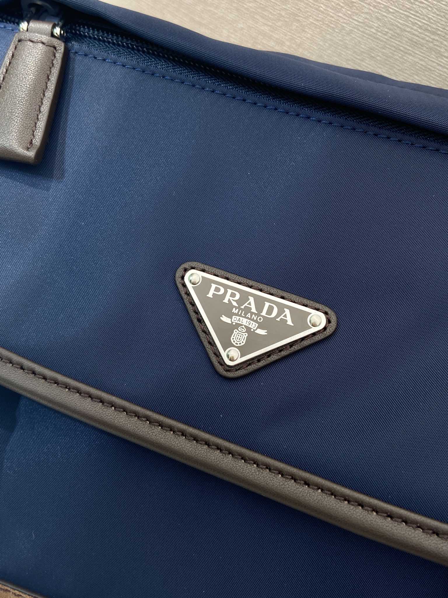small 普拉达 PRADA Re-Nylon  复古三角形 邮差包 单肩包 斜挎包 蓝色拼咖啡色F0 2VD066_384_F0C1B
