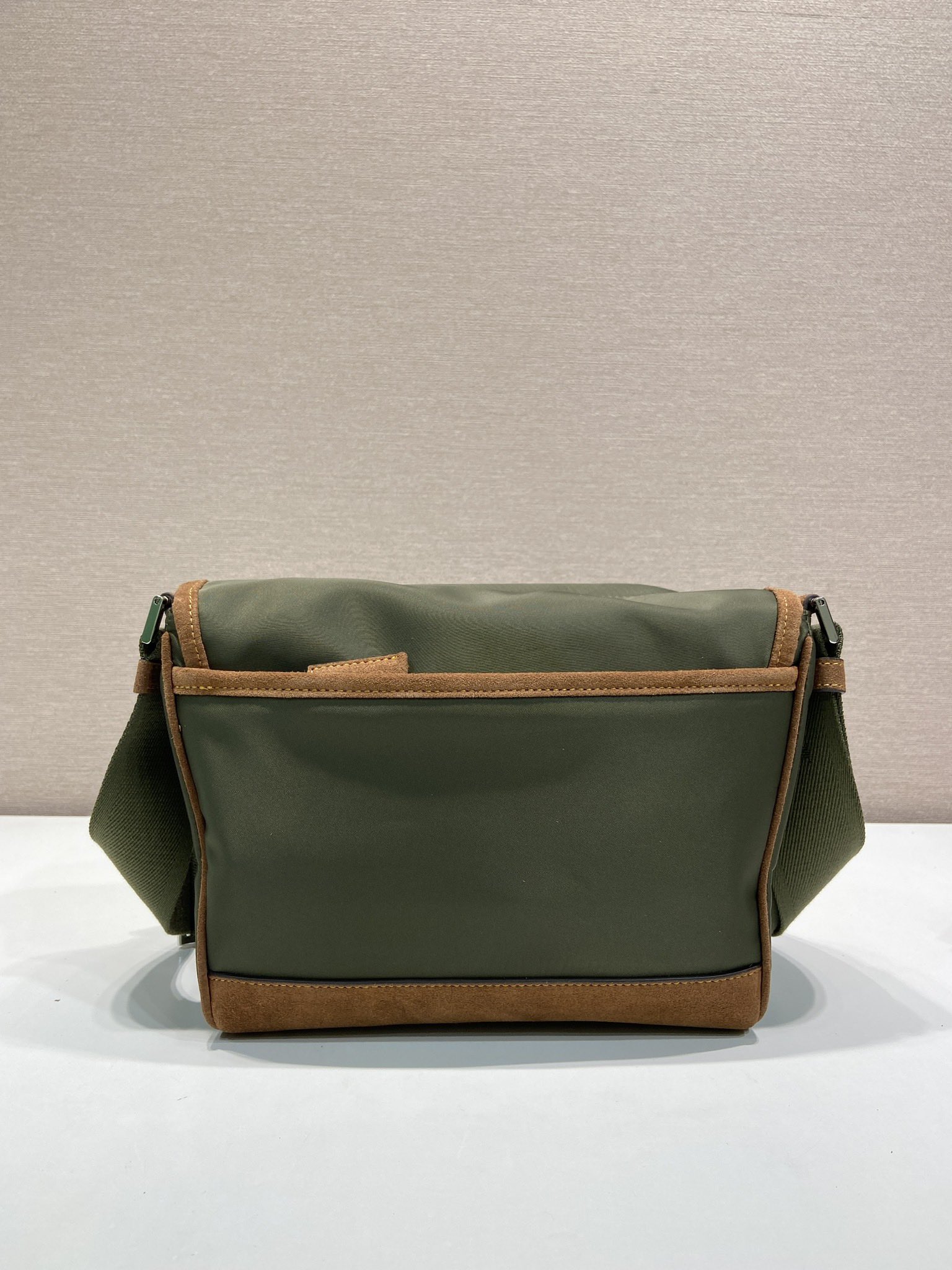small 普拉达 PRADA Re-Nylon  复古三角形 邮差包 单肩包 斜挎包 棕色拼军绿色 F0 2VD066_384_F041O_V_OBF