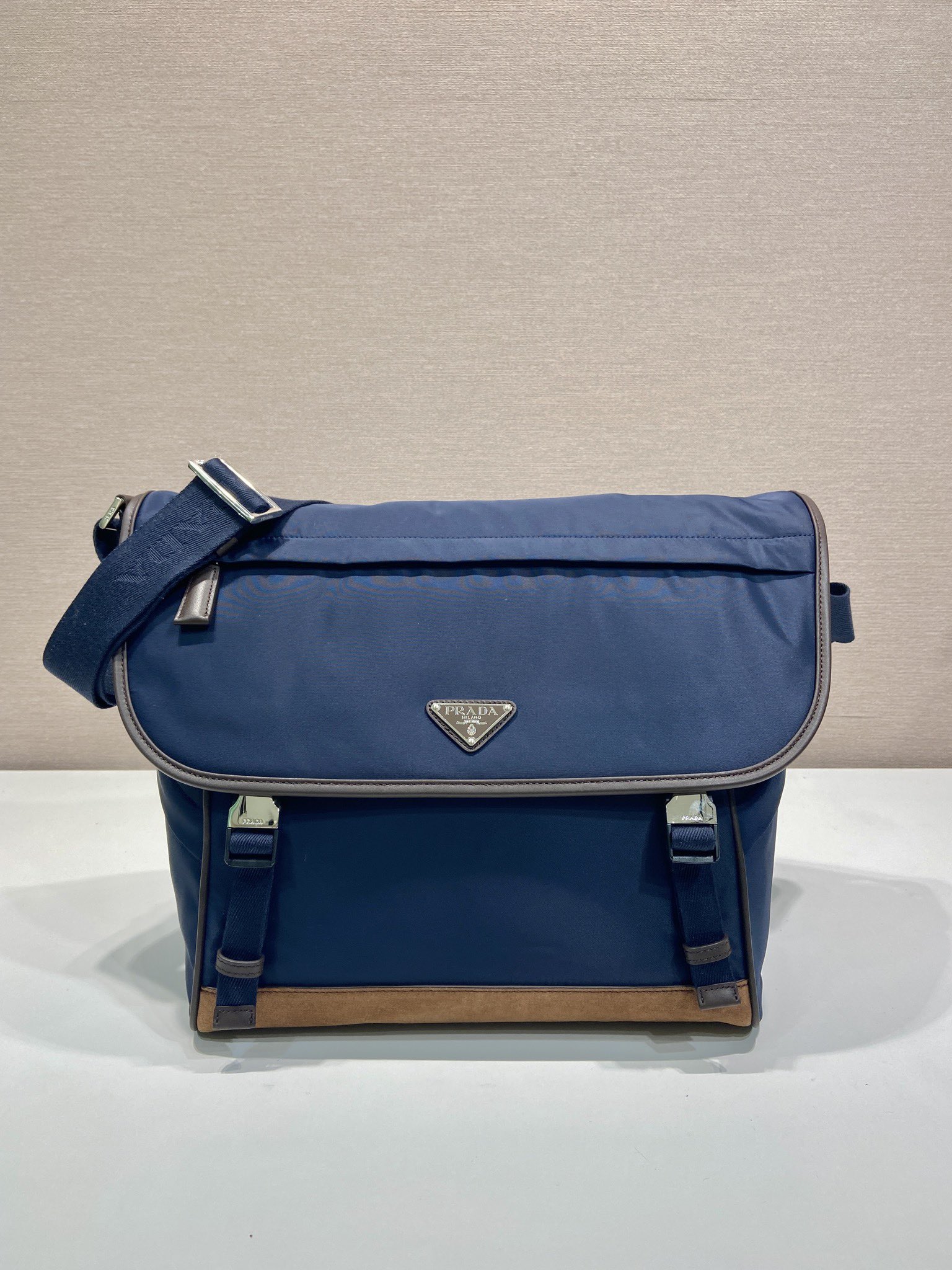 普拉达 PRADA Re-Nylon  复古三角形 邮差包 单肩包 斜挎包 蓝色拼咖啡色 F0 2VD052_384_F0C1B