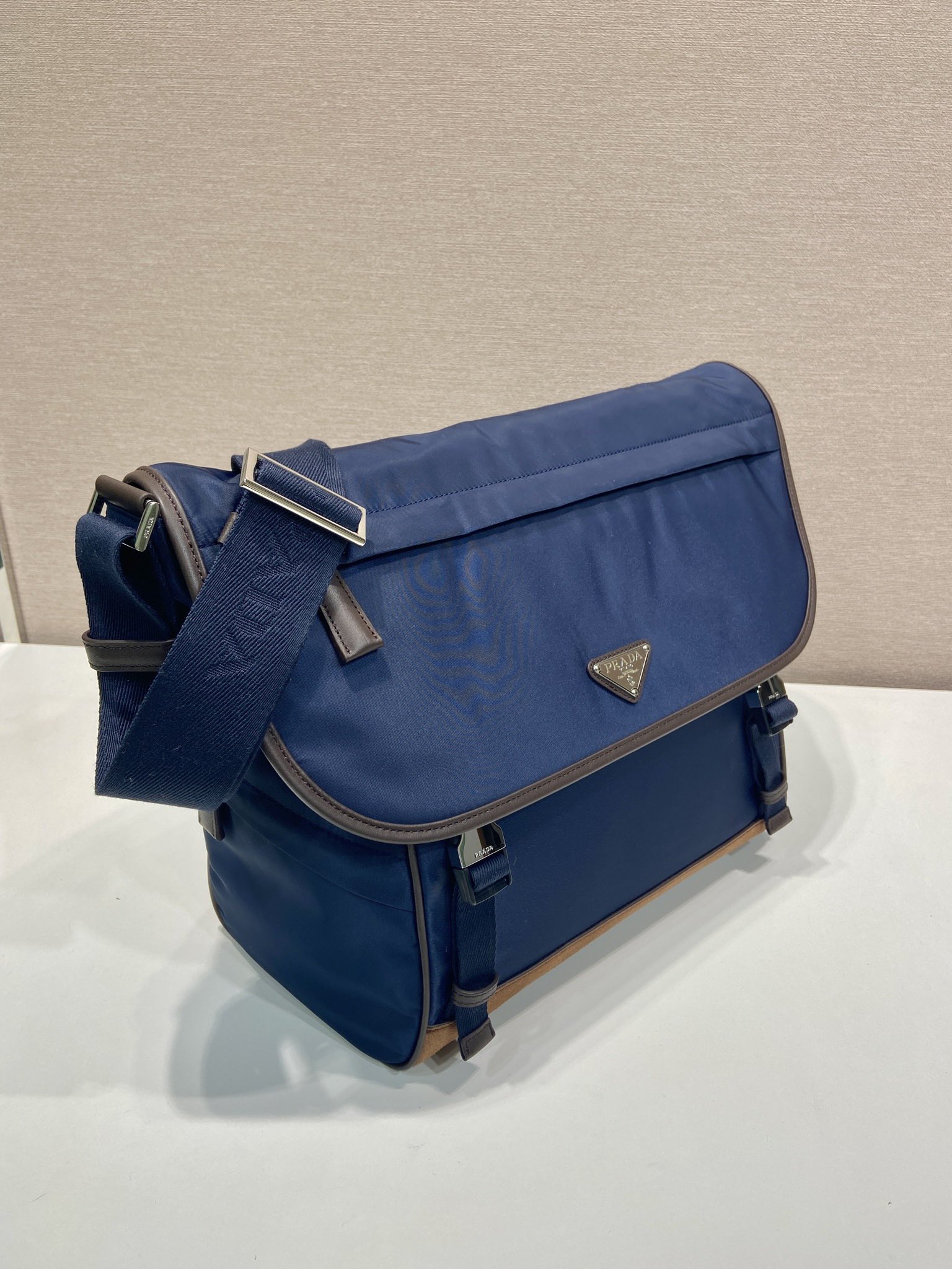 普拉达 PRADA Re-Nylon  复古三角形 邮差包 单肩包 斜挎包 蓝色拼咖啡色 F0 2VD052_384_F0C1B