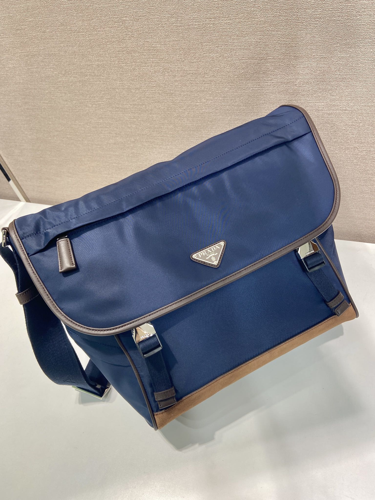 普拉达 PRADA Re-Nylon  复古三角形 邮差包 单肩包 斜挎包 蓝色拼咖啡色 F0 2VD052_384_F0C1B