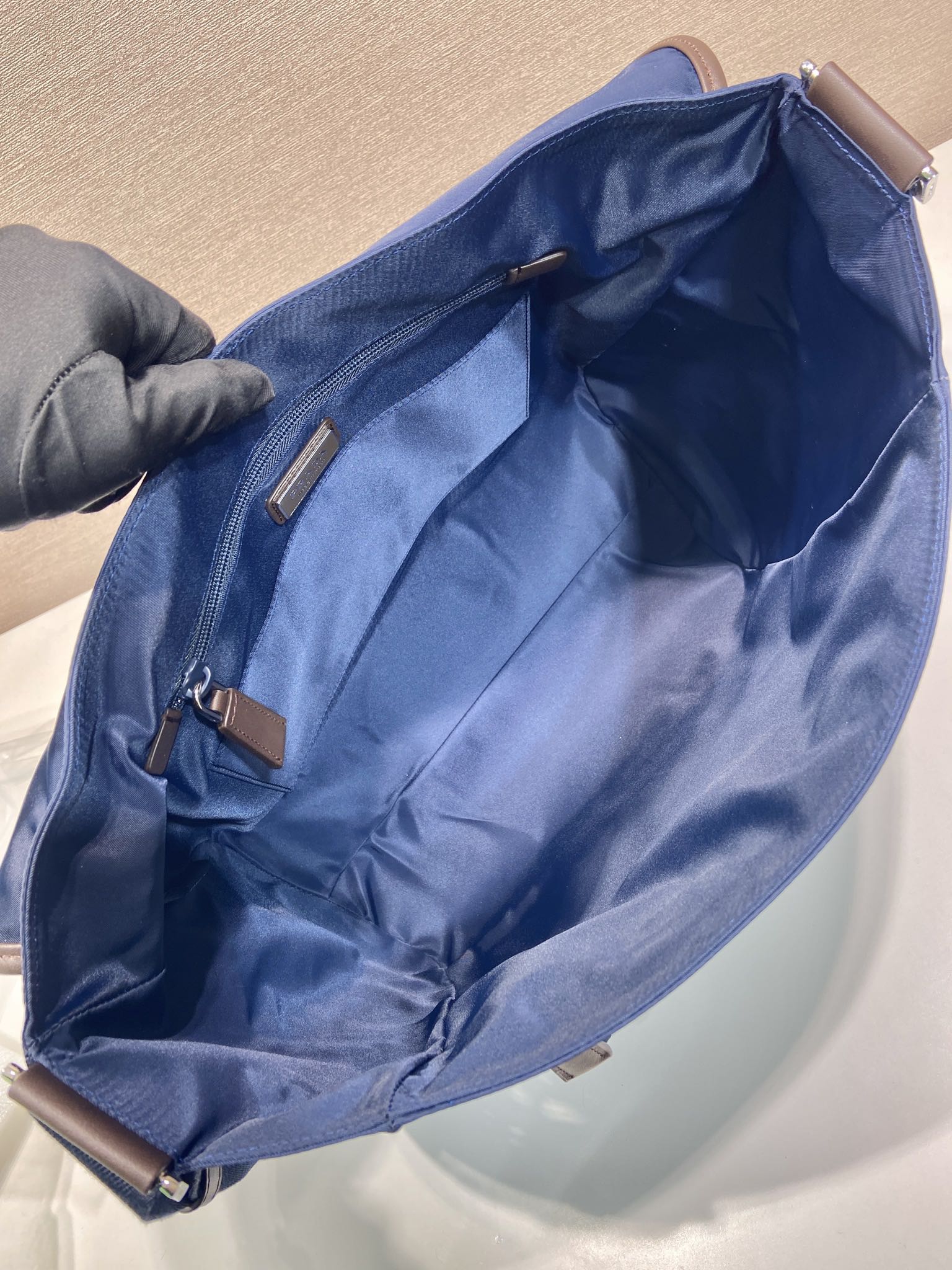 普拉达 PRADA Re-Nylon  复古三角形 邮差包 单肩包 斜挎包 蓝色拼咖啡色 F0 2VD052_384_F0C1B