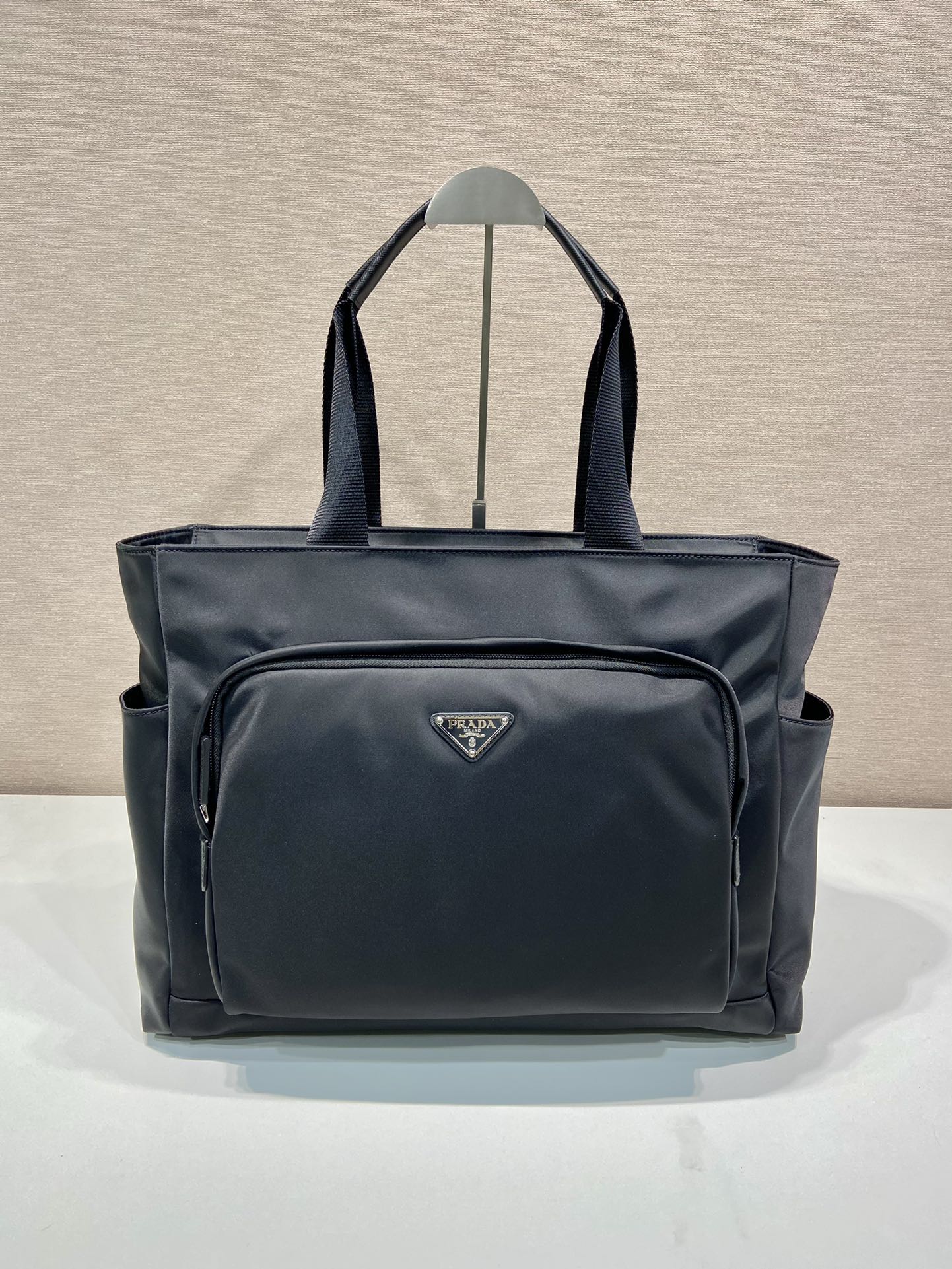 普拉达 PRADA Re-Nylon  复古三角形  单肩包 手提 斜挎包  尼龙黑色 F0 2VG097_2DMG_F0002
