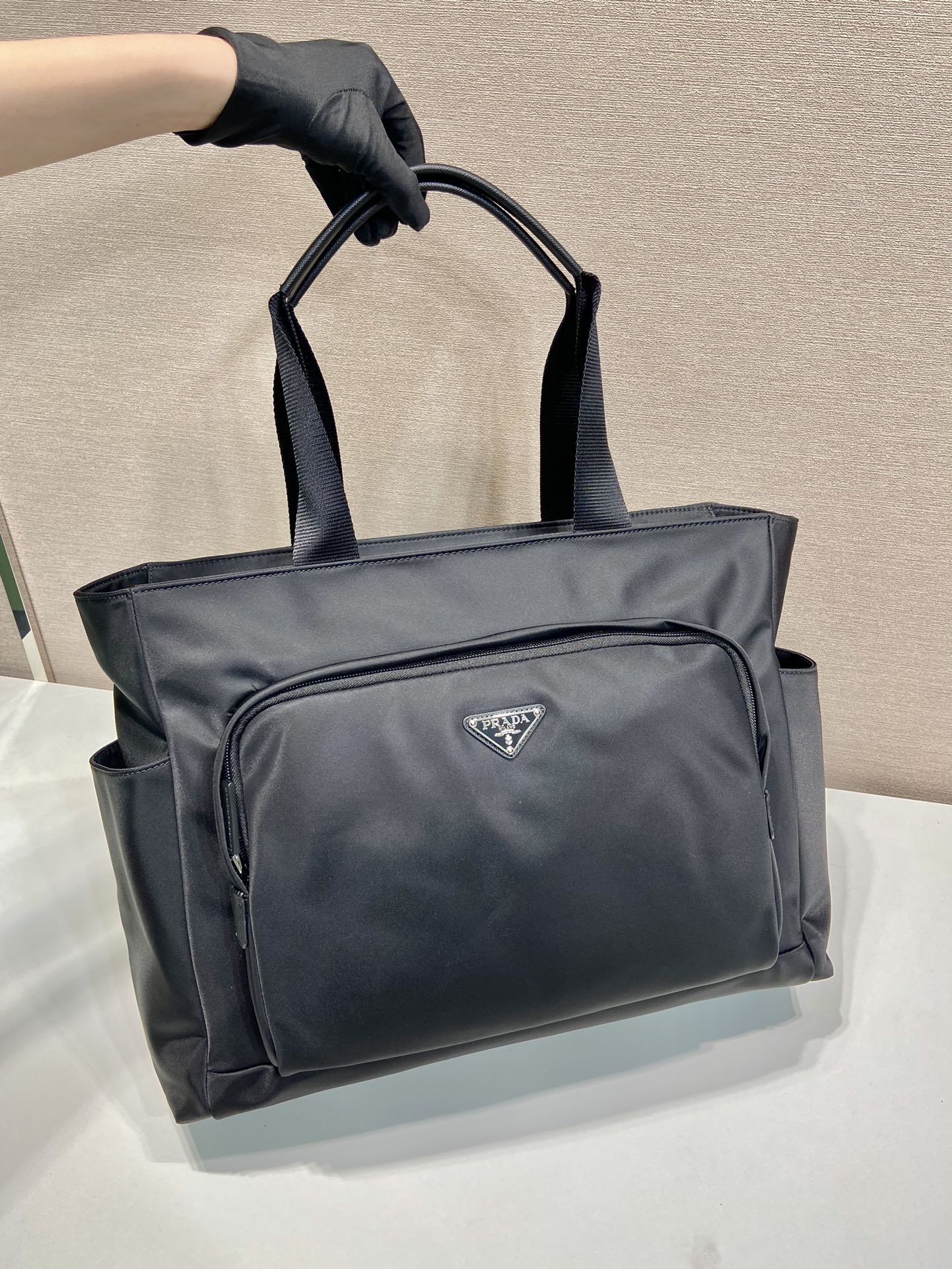 普拉达 PRADA Re-Nylon  复古三角形  单肩包 手提 斜挎包  尼龙黑色 F0 2VG097_2DMG_F0002