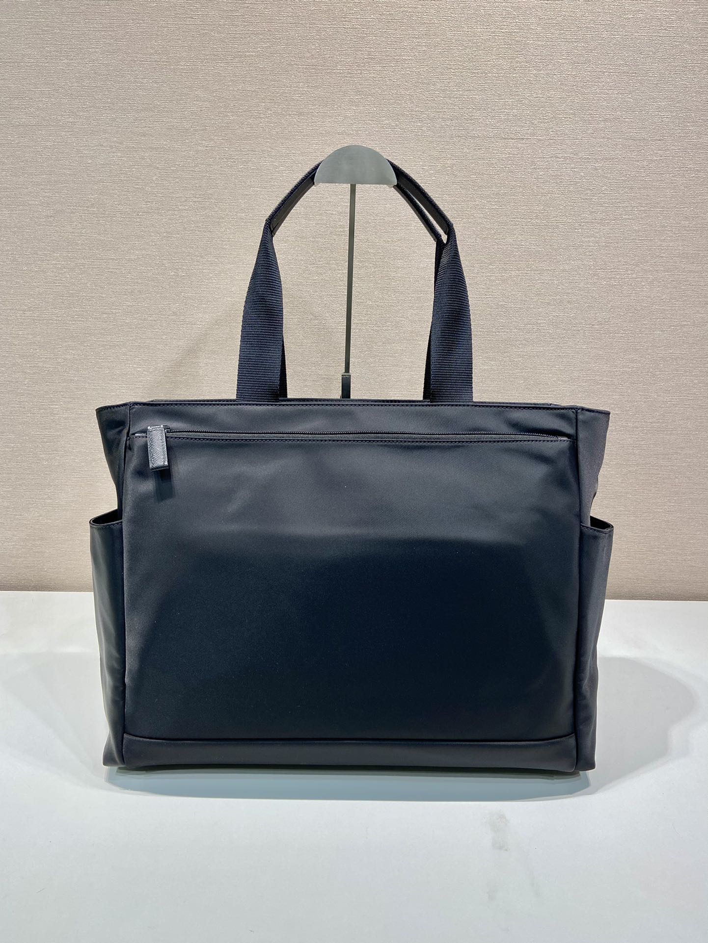 普拉达 PRADA Re-Nylon  复古三角形  单肩包 手提 斜挎包  尼龙黑色 F0 2VG097_2DMG_F0002