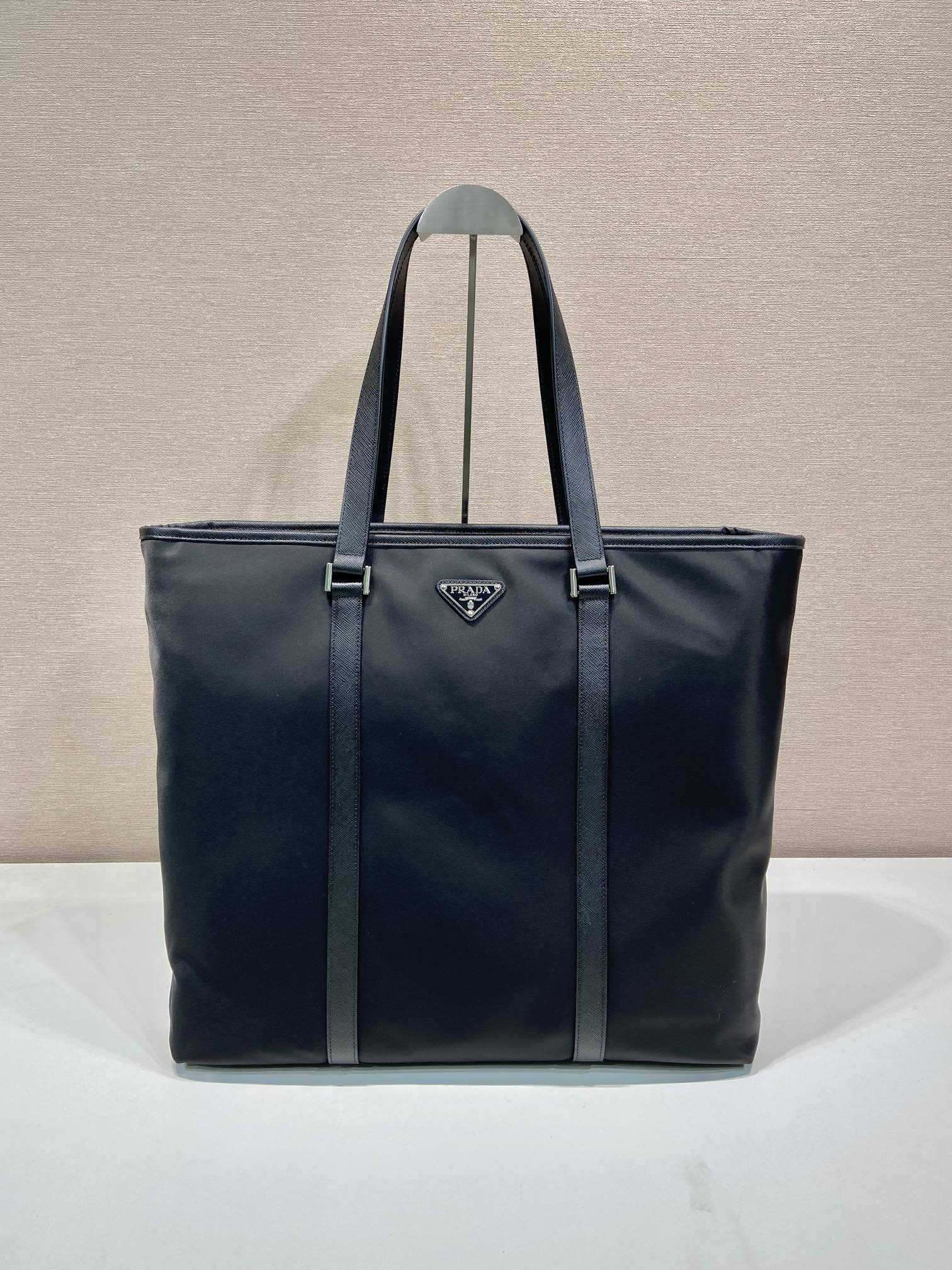 普拉达 PRADA Re-Nylon  复古三角形  单肩包 托特手提 斜挎包  尼龙黑色 F0 2VG112_2DMH_F0002_V_OOO