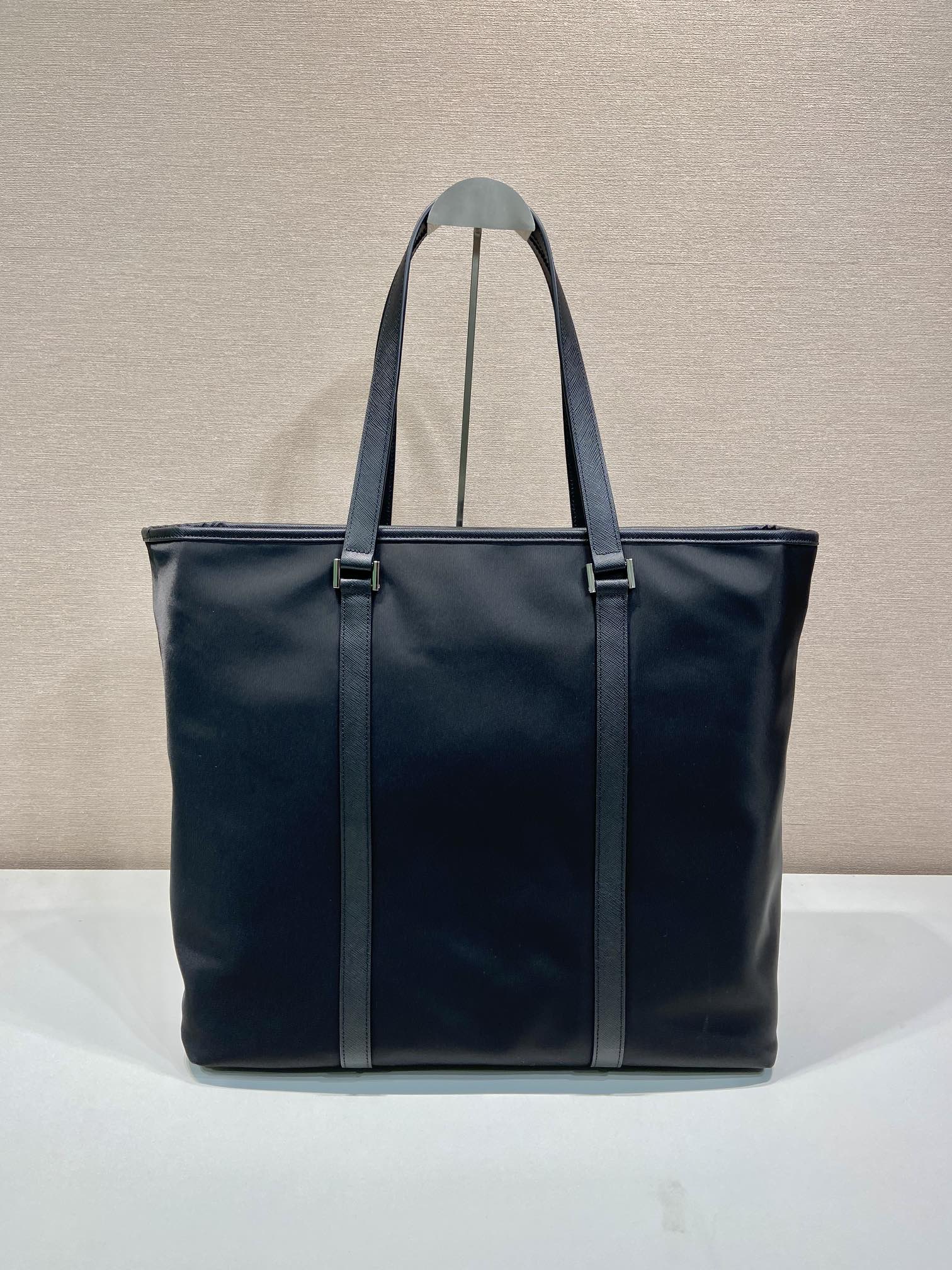 普拉达 PRADA Re-Nylon  复古三角形  单肩包 托特手提 斜挎包  尼龙黑色 F0 2VG112_2DMH_F0002_V_OOO