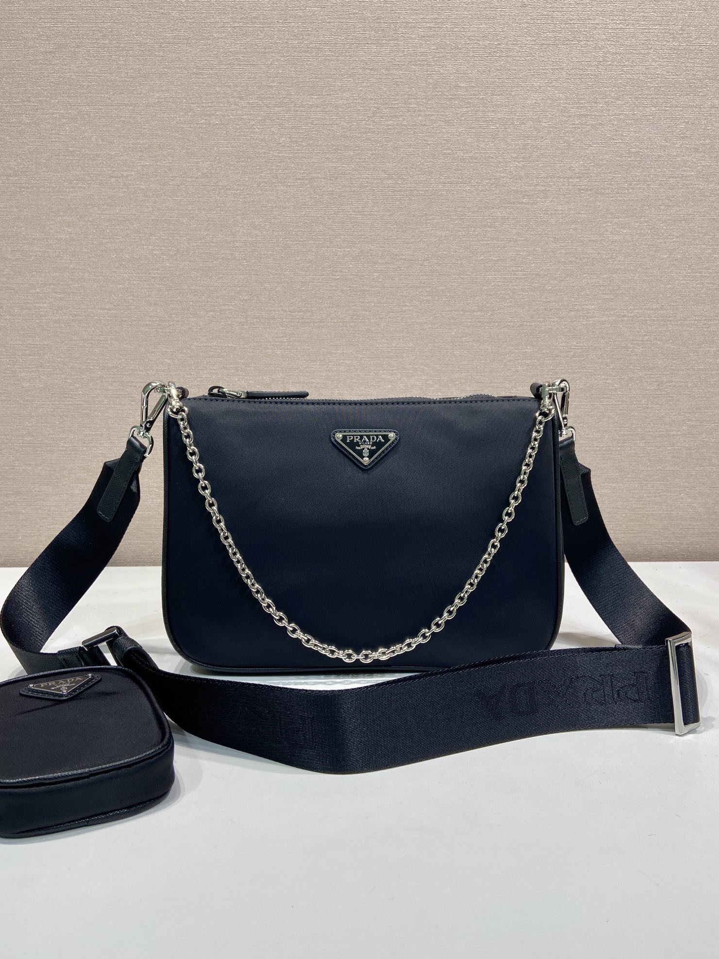 普拉达 PRADA Saffiano 多功能可拆卸肩带三合一 尼龙  单肩包  黑色F0 2VH113-064-F0002