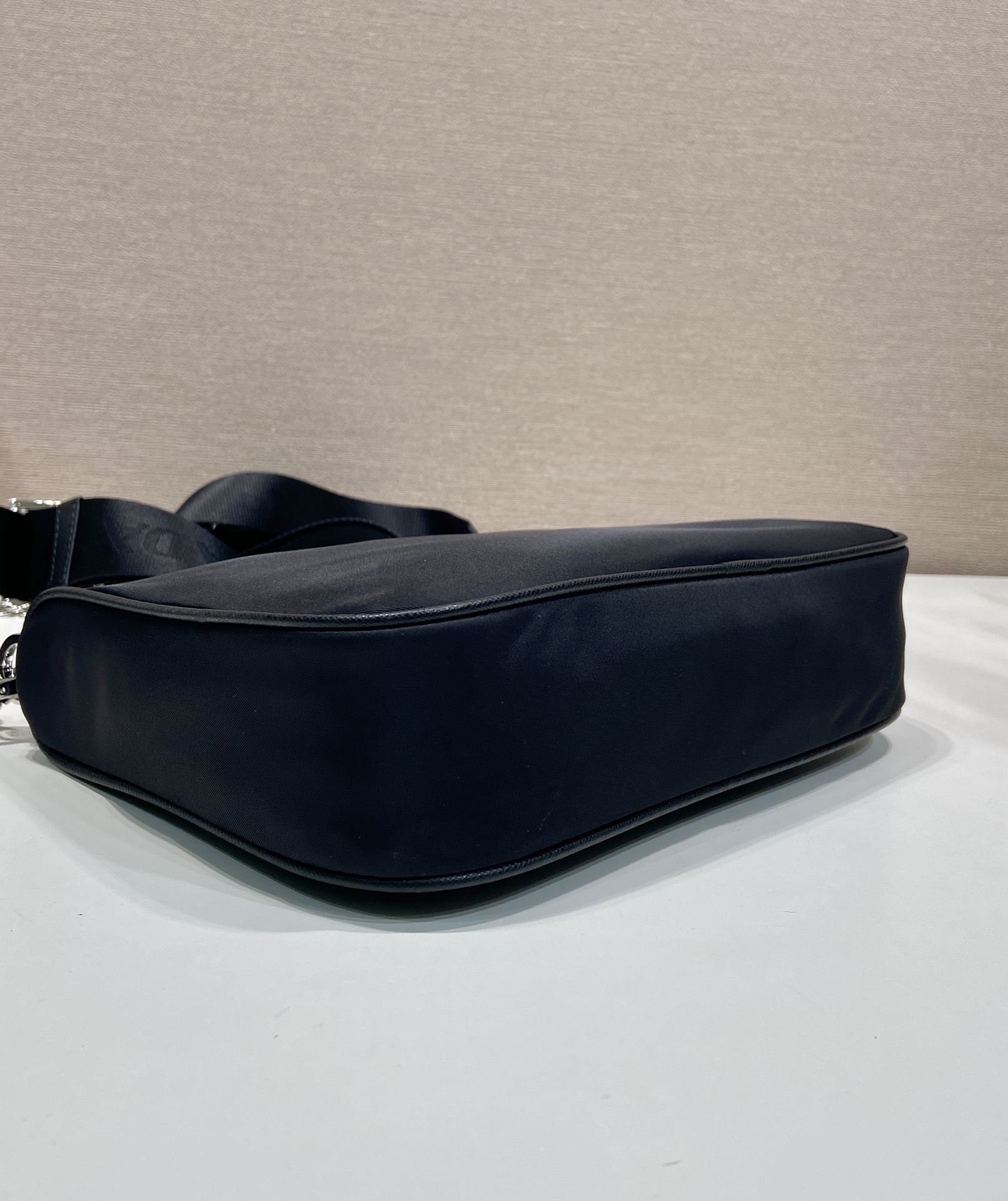 普拉达 PRADA Saffiano 多功能可拆卸肩带三合一 尼龙  单肩包  黑色F0 2VH113-064-F0002