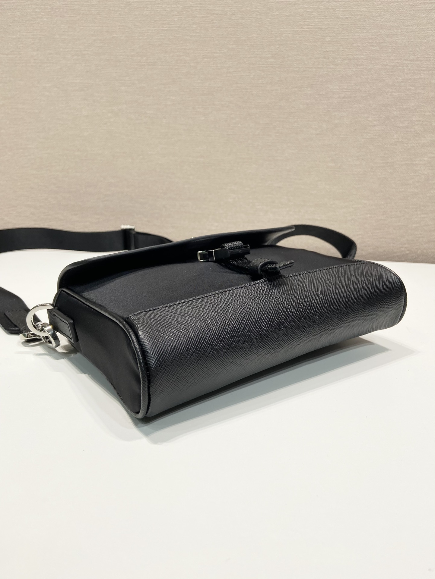 普拉达 PRADA Re-Nylon  单肩包  黑色F0 2VD053_2DMH_F0002_V_OOO