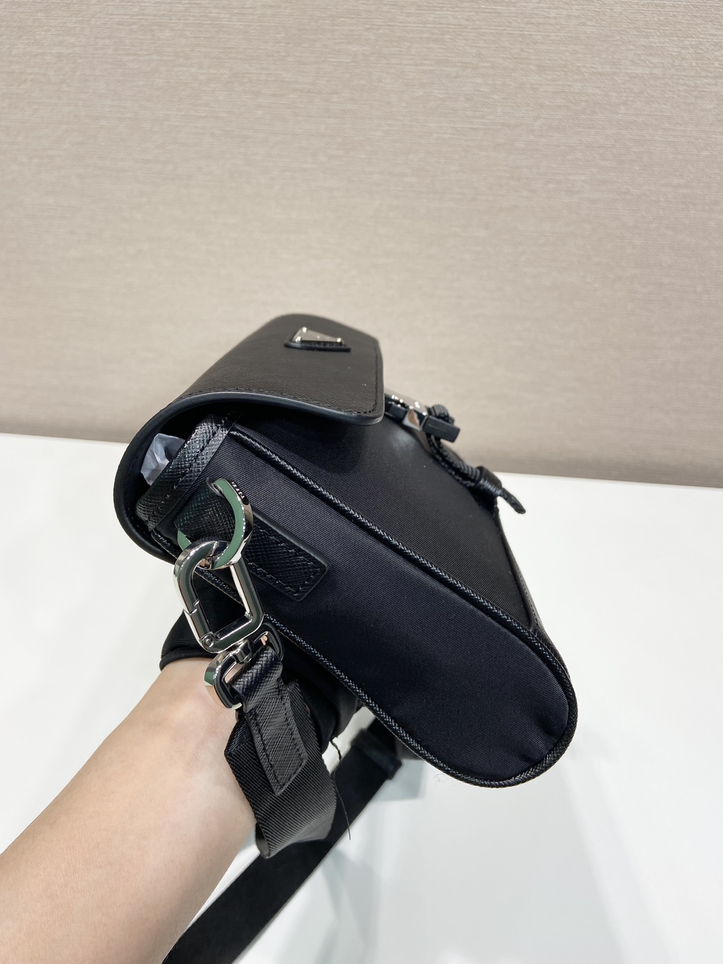普拉达 PRADA Re-Nylon  单肩包  黑色F0 2VD053_2DMH_F0002_V_OOO