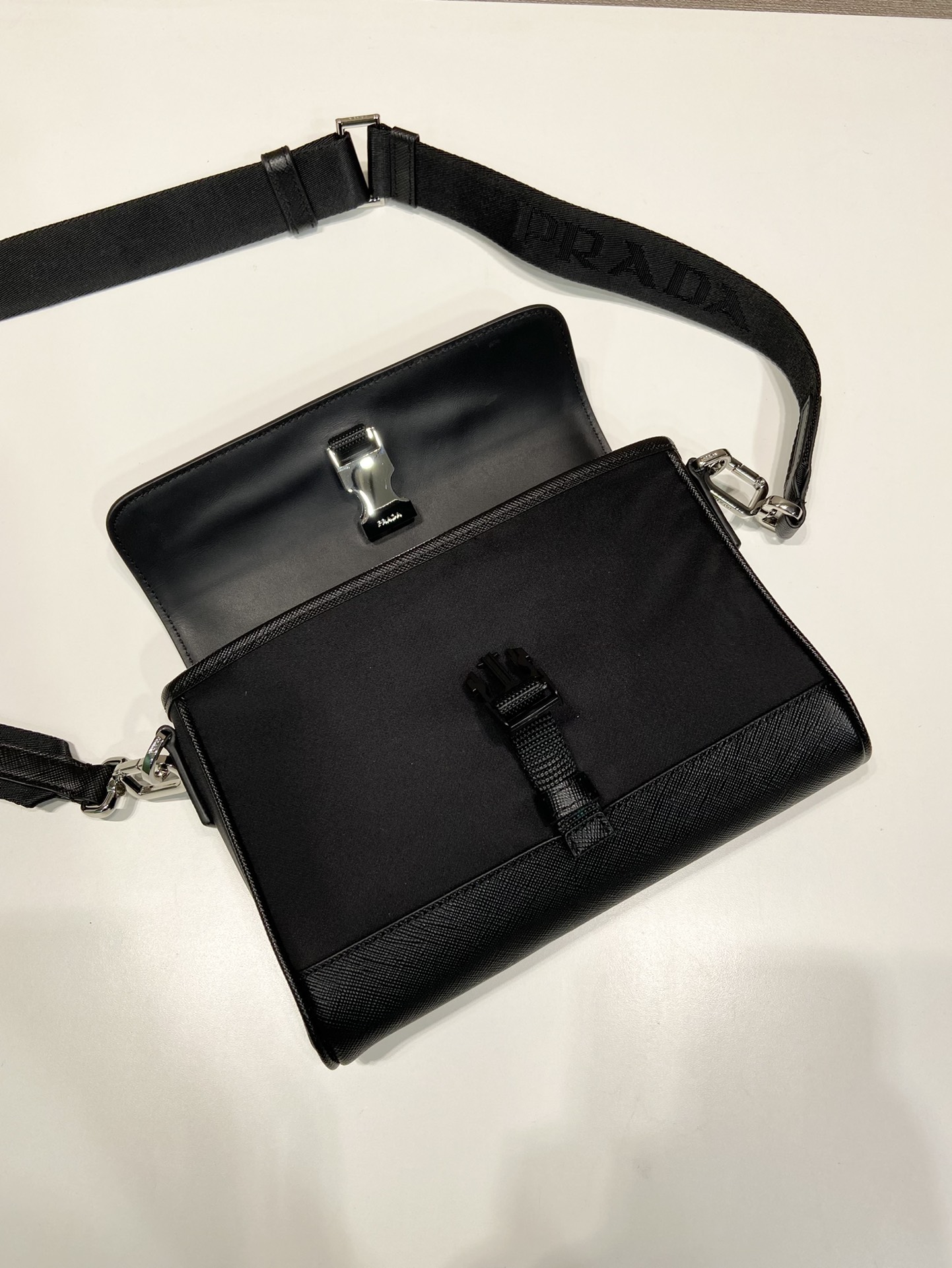 普拉达 PRADA Re-Nylon  单肩包  黑色F0 2VD053_2DMH_F0002_V_OOO