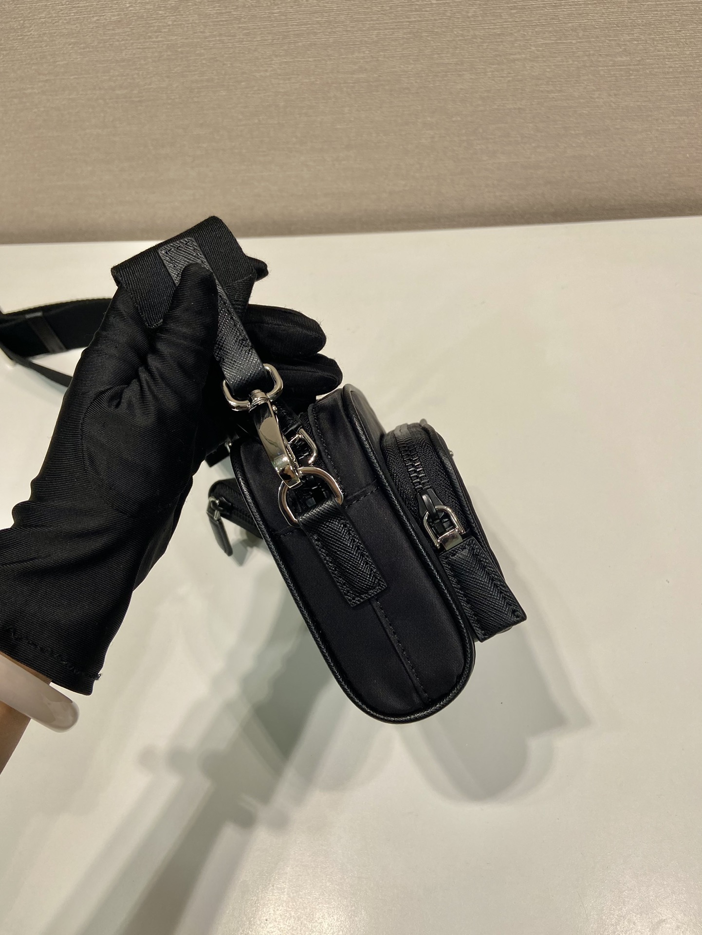 普拉达 PRADA  Saffiano 单肩包 十字纹 皮革  黑色 F0 2VH172_2DMH_F0002_V_OOO
