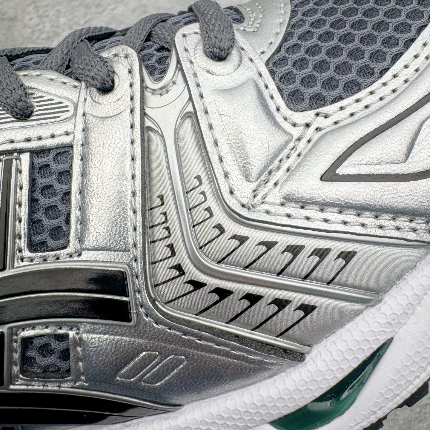 新版ASICS GEL-KAYANO K14 亚瑟士  低筒 减震 户外 运动鞋 跑步鞋  休闲鞋 板鞋 男女同款  银绿色 1203A537-020