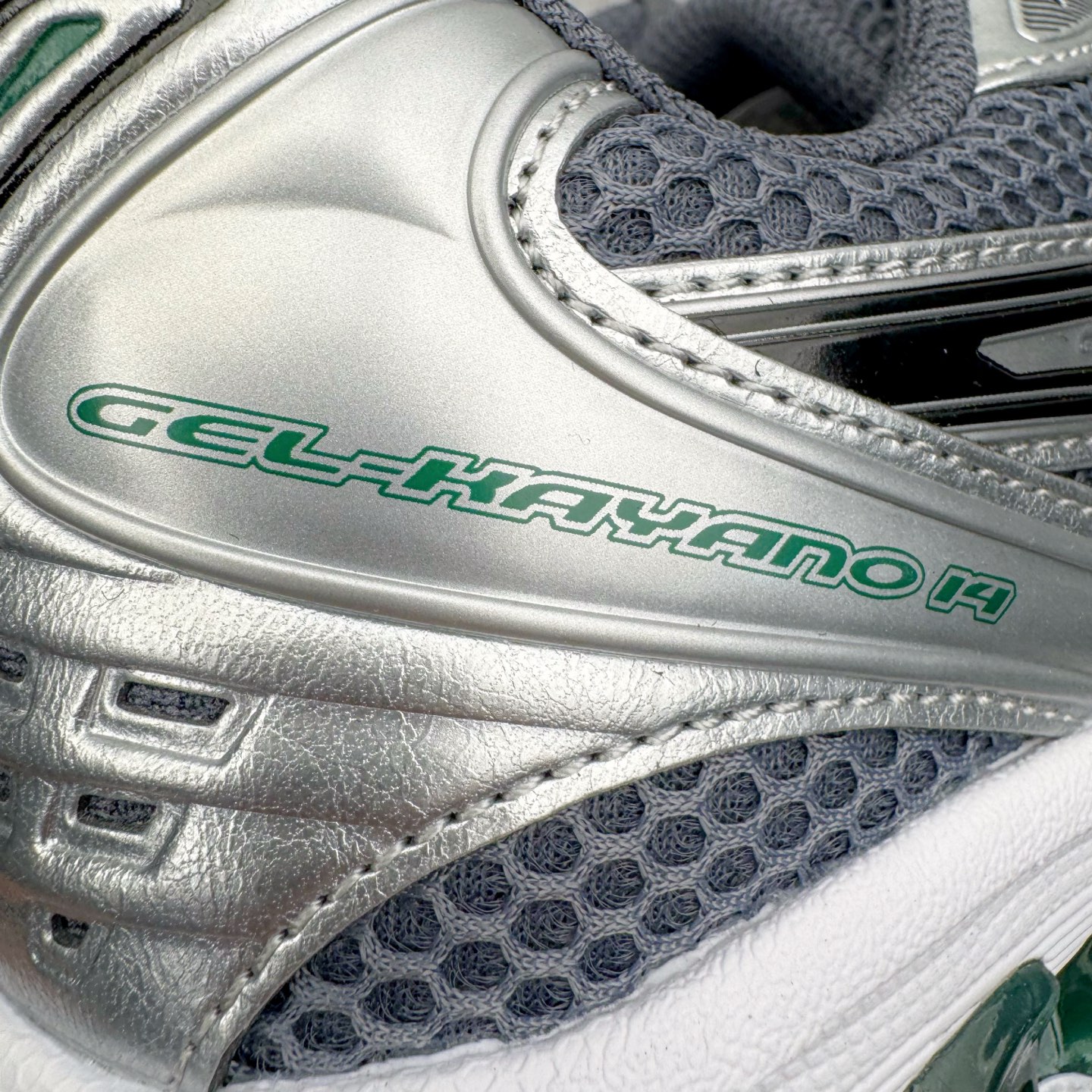 新版ASICS GEL-KAYANO K14 亚瑟士  低筒 减震 户外 运动鞋 跑步鞋  休闲鞋 板鞋 男女同款  银绿色 1203A537-020