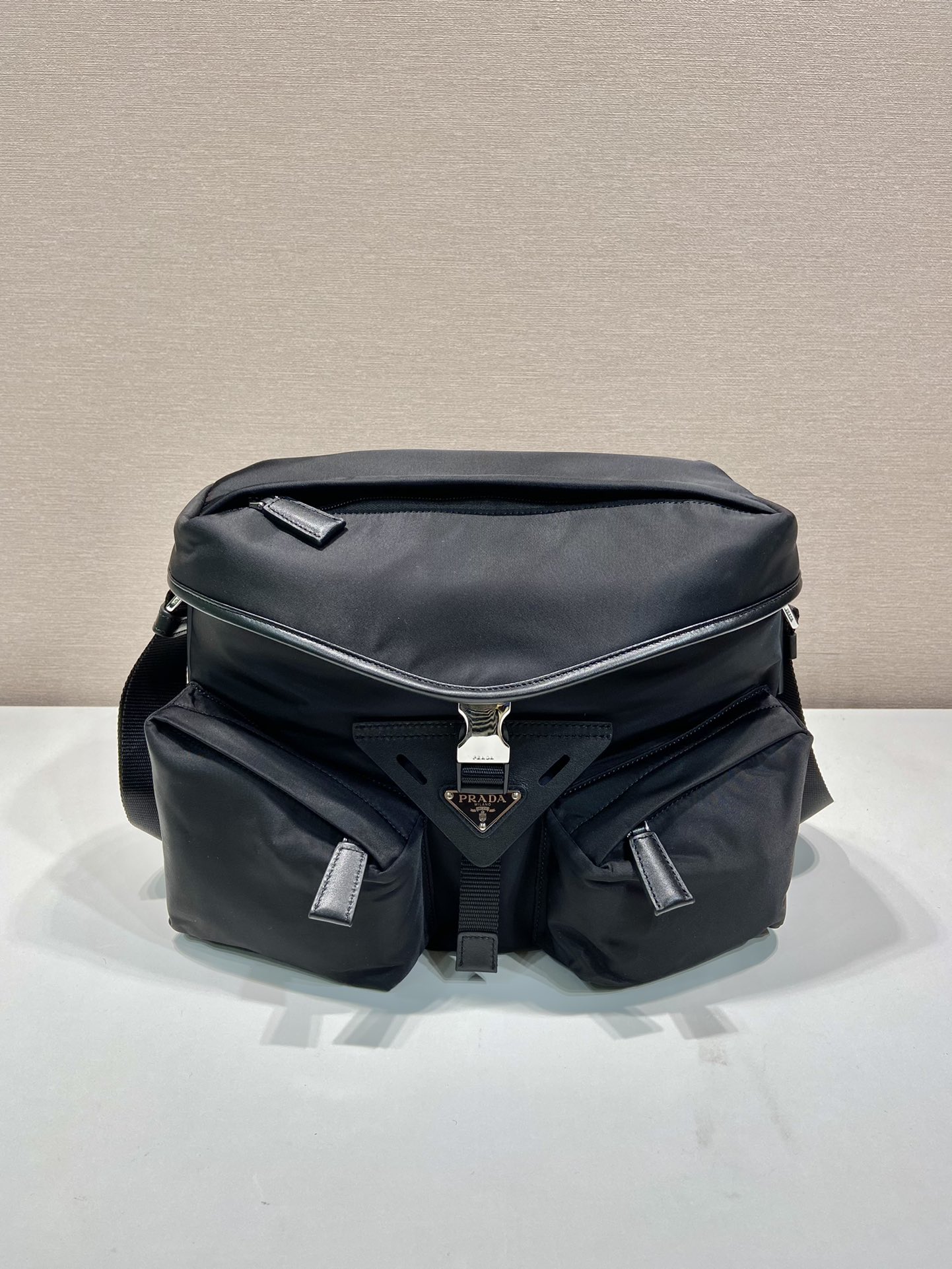 普拉达 PRADA Re-Nylon 单肩包  尼龙  森林绿  F0 2VD062_2DW3_F0002