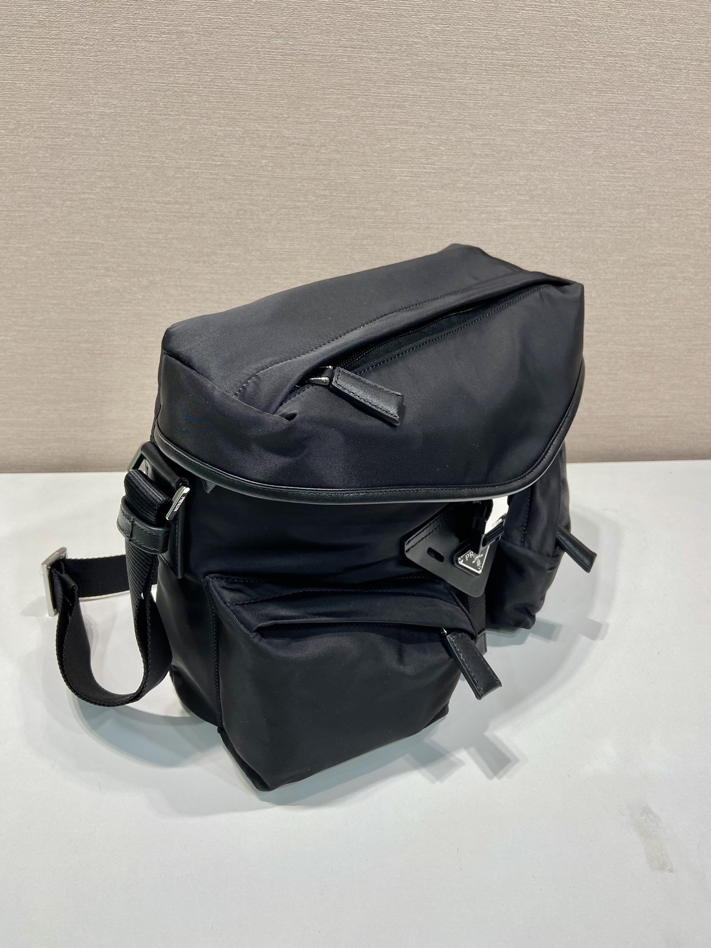 普拉达 PRADA Re-Nylon 单肩包  尼龙  森林绿  F0 2VD062_2DW3_F0002