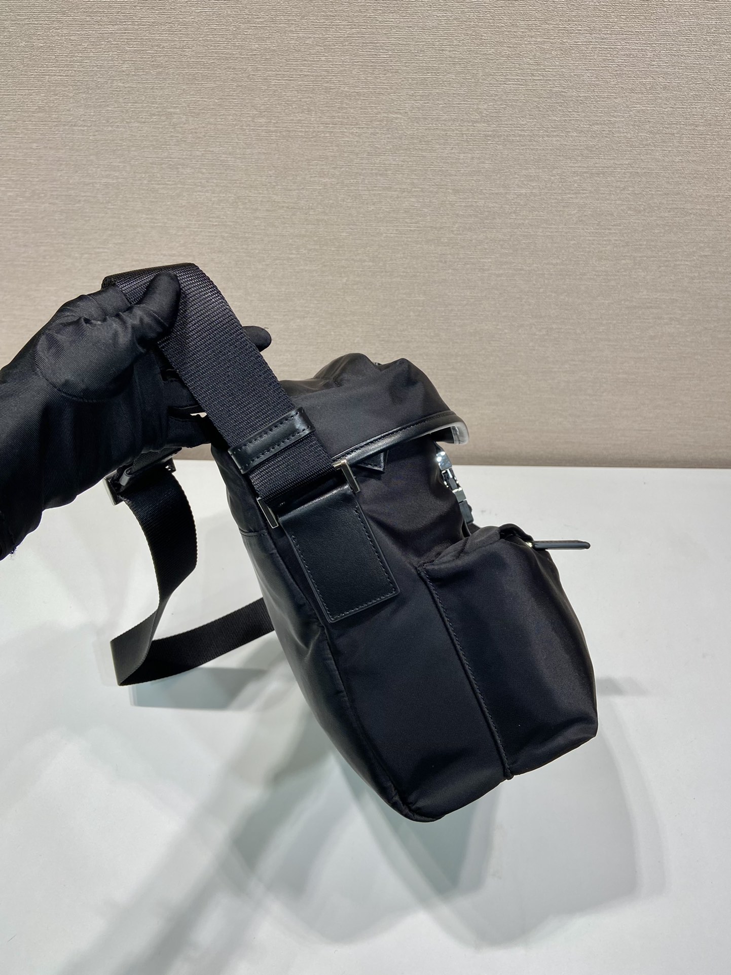 普拉达 PRADA Re-Nylon 单肩包  尼龙  森林绿  F0 2VD062_2DW3_F0002