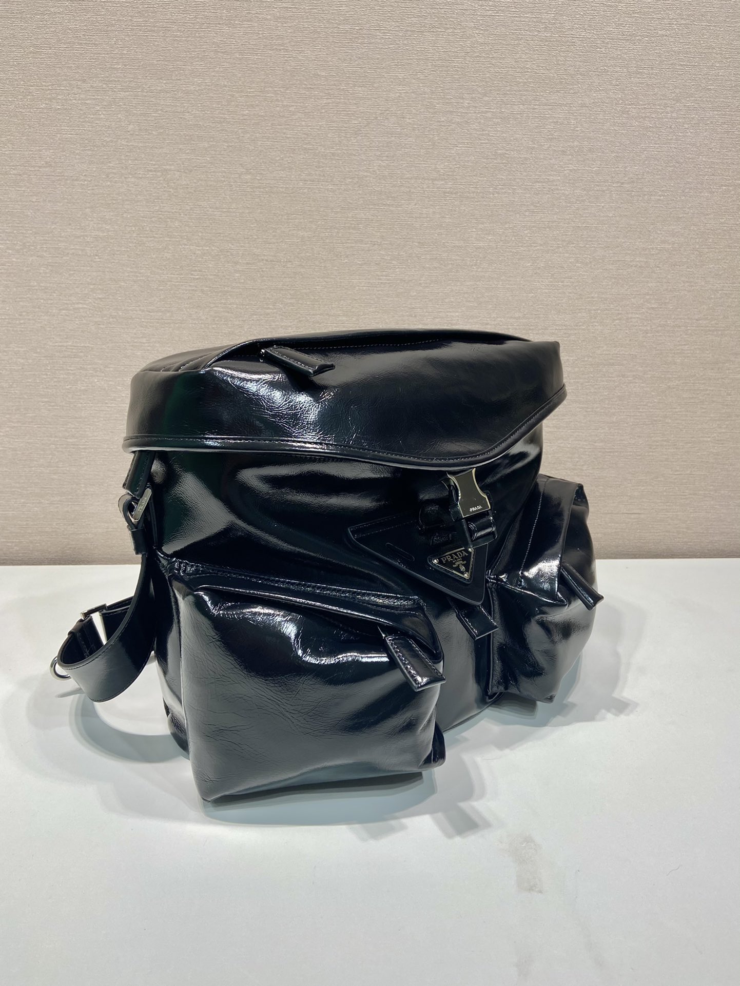 普拉达 PRADA Re-Nylon  单肩包  黑色 油蜡皮  J0 2VD062_2CX7_F0002