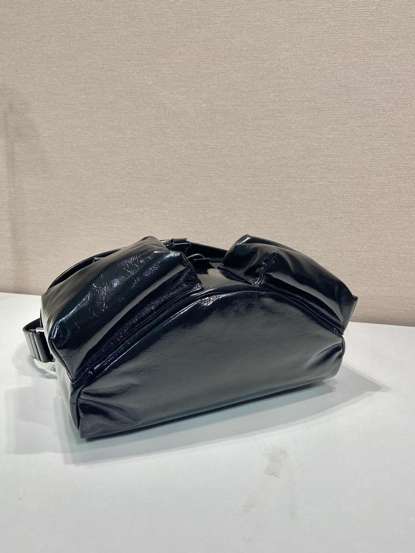 普拉达 PRADA Re-Nylon  单肩包  黑色 油蜡皮  J0 2VD062_2CX7_F0002