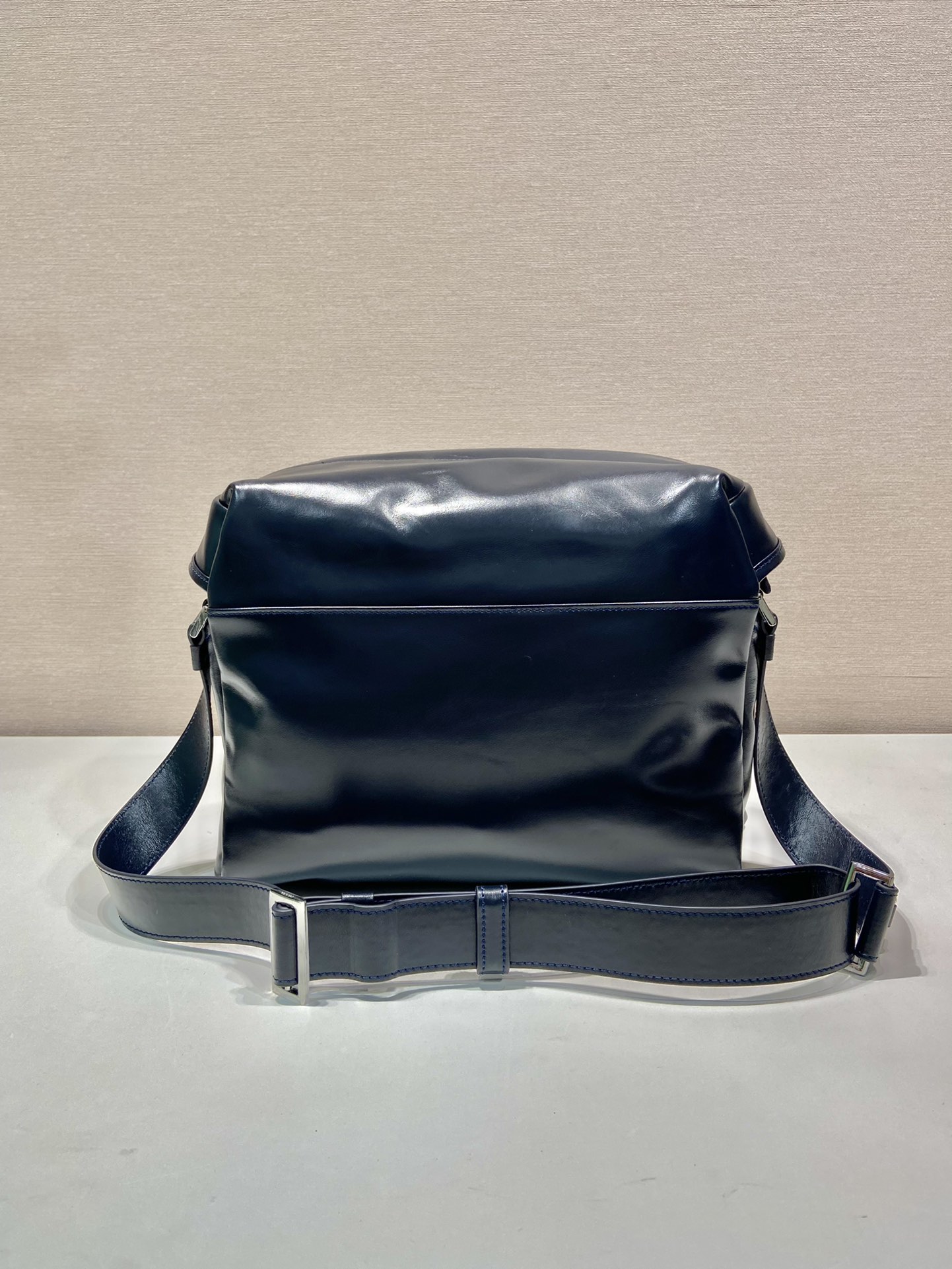 普拉达 PRADA Re-Nylon  单肩包  蓝色 油蜡皮  J0 2VD062 