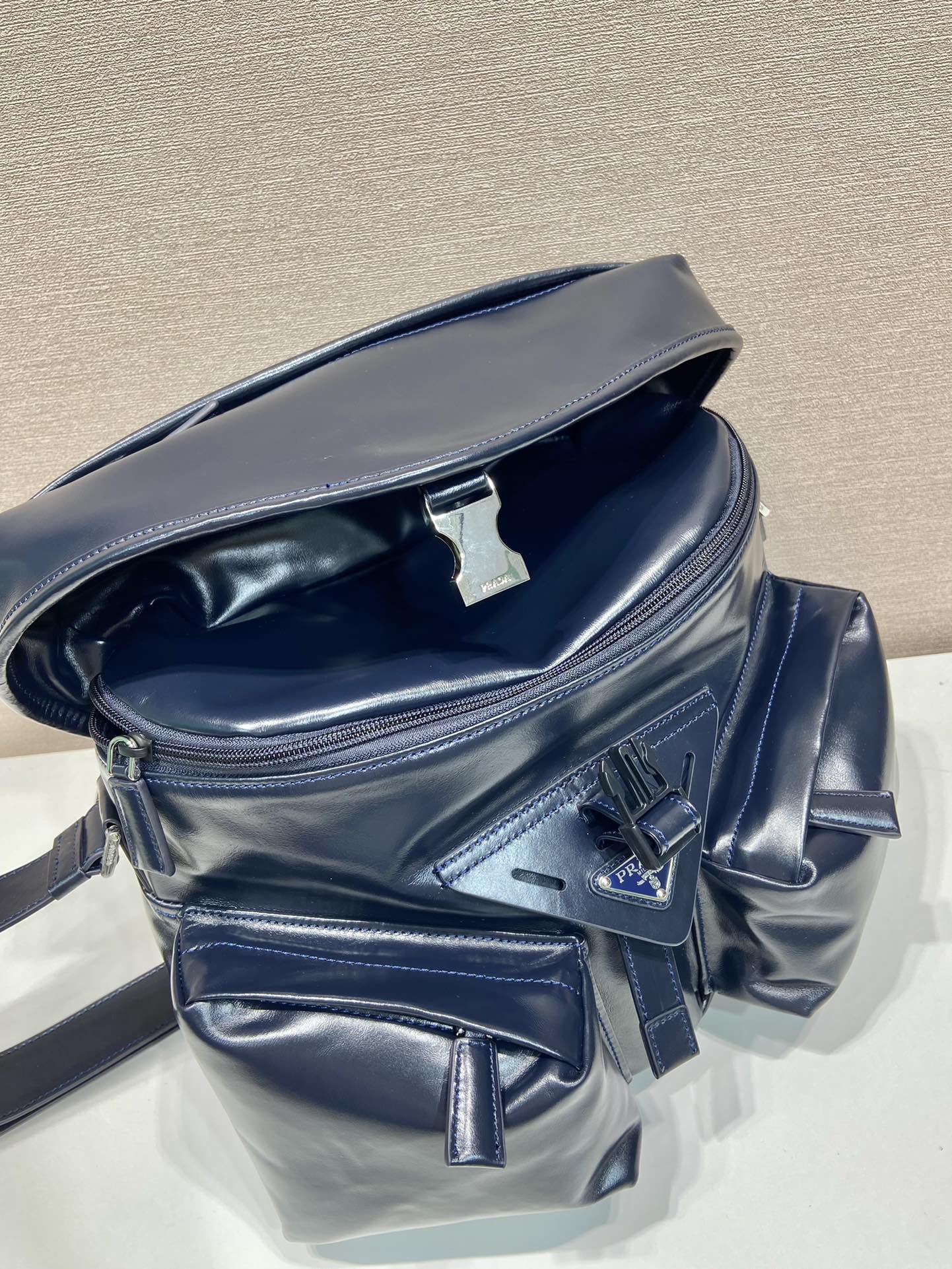 普拉达 PRADA Re-Nylon  单肩包  蓝色 油蜡皮  J0 2VD062 