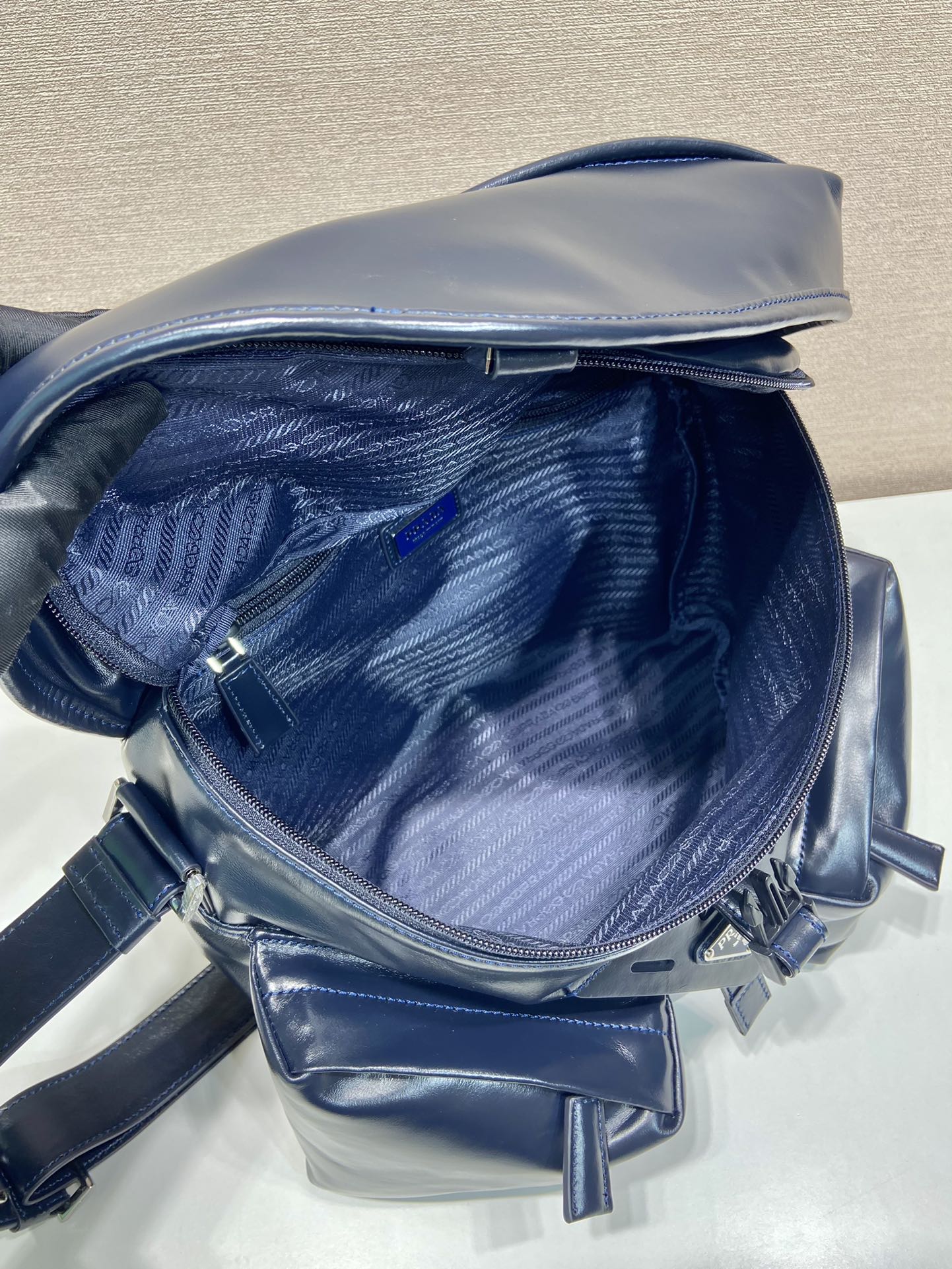 普拉达 PRADA Re-Nylon  单肩包  蓝色 油蜡皮  J0 2VD062 