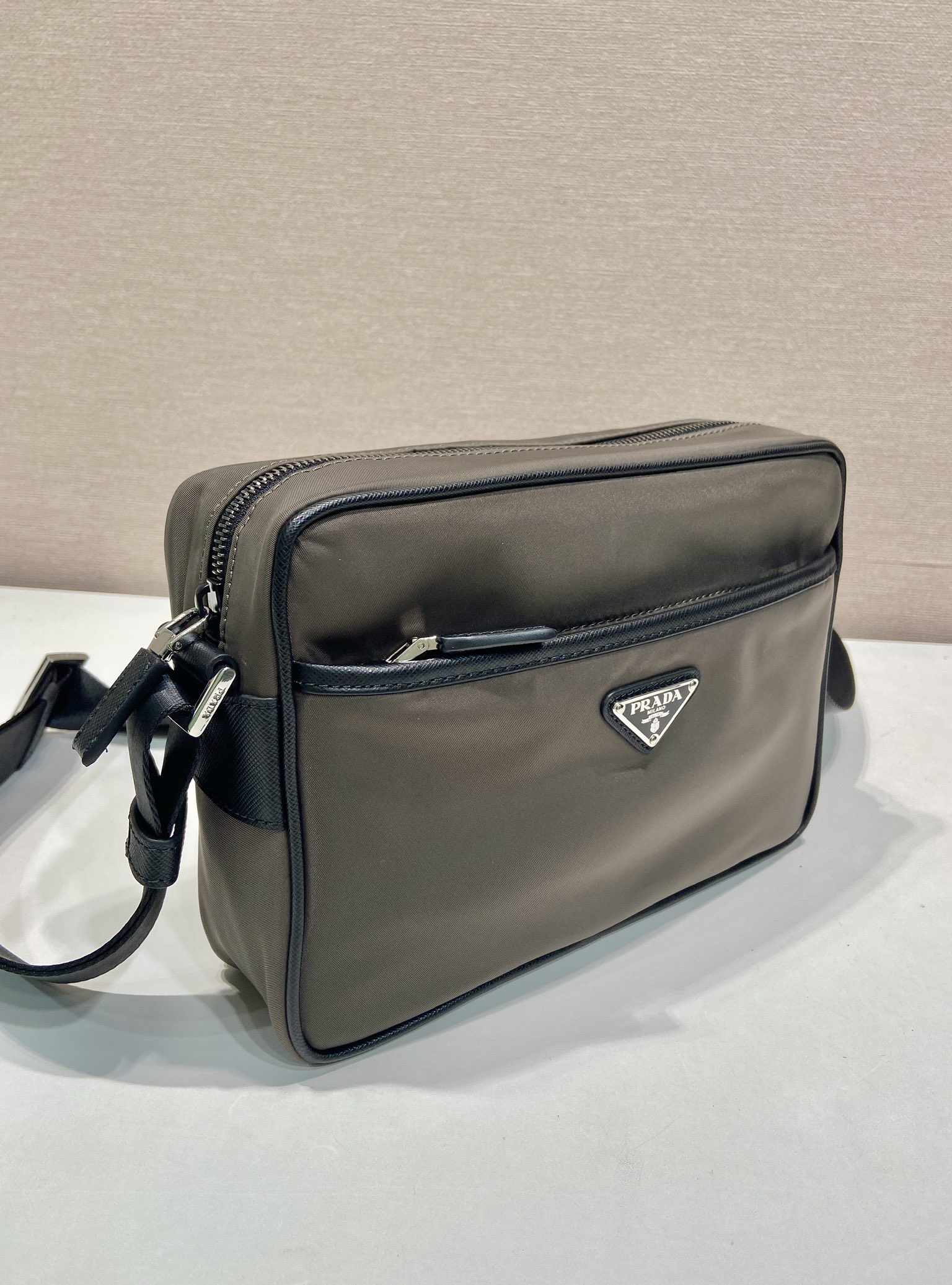 普拉达 PRADA Re-Nylon  单肩包 森林绿  F0 2VH048_2DMH_F0414_V_XOO