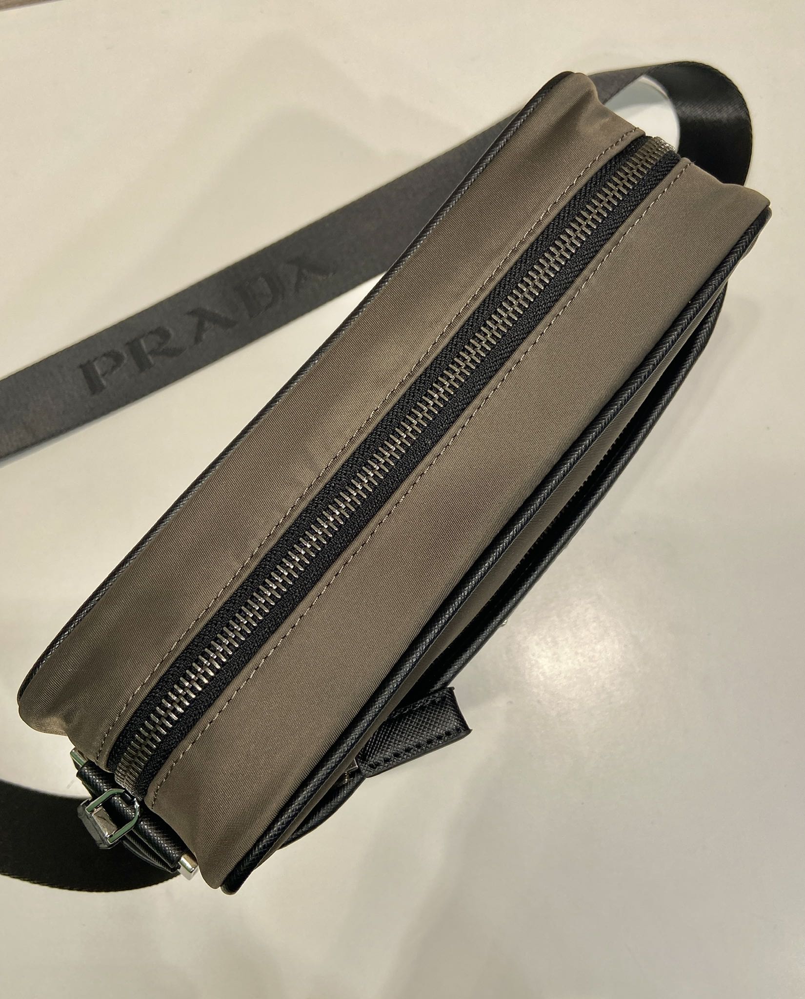 普拉达 PRADA Re-Nylon  单肩包 森林绿  F0 2VH048_2DMH_F0414_V_XOO