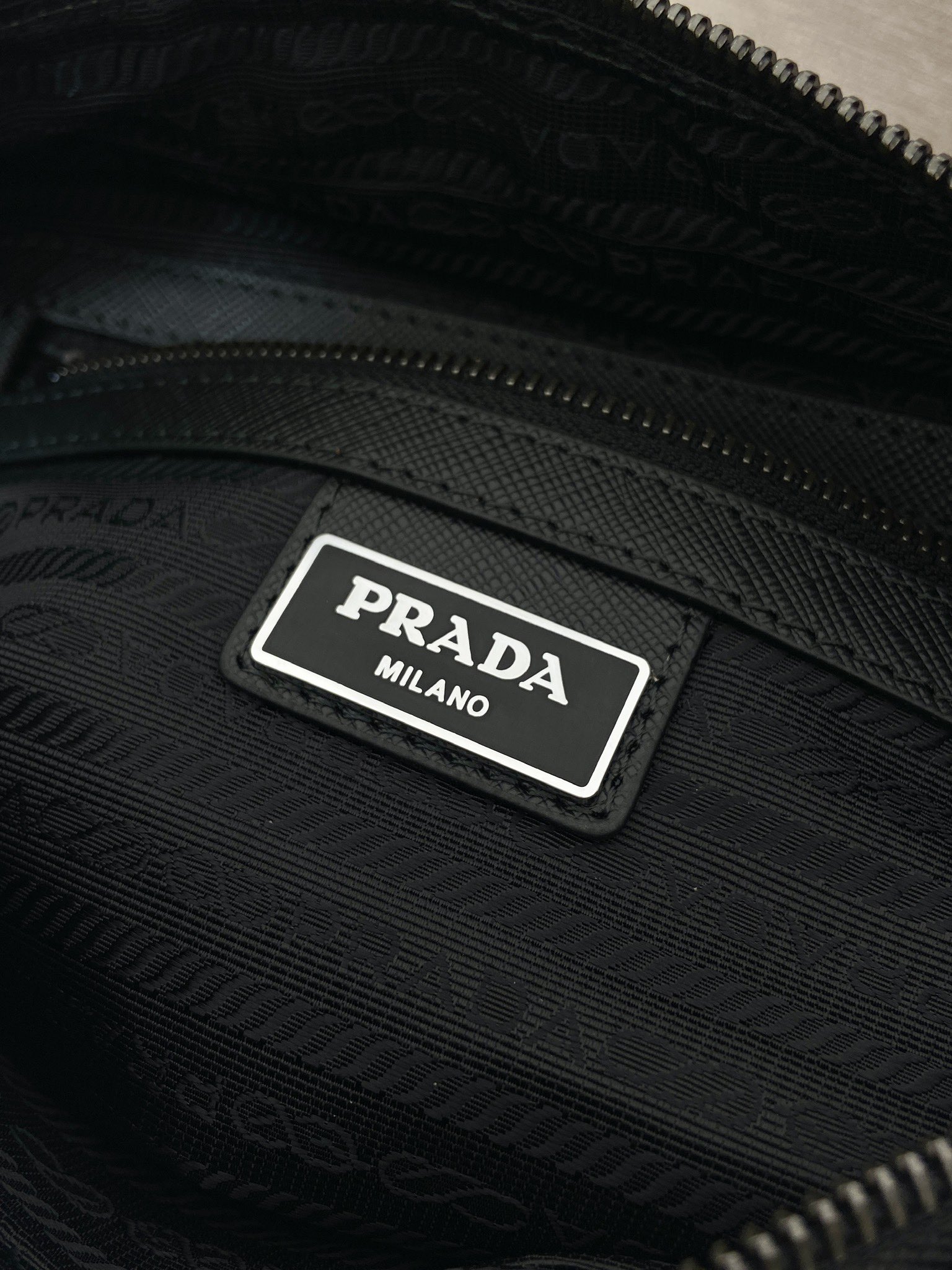 普拉达 PRADA Re-Nylon  单肩包 森林绿  F0 2VH048_2DMH_F0414_V_XOO