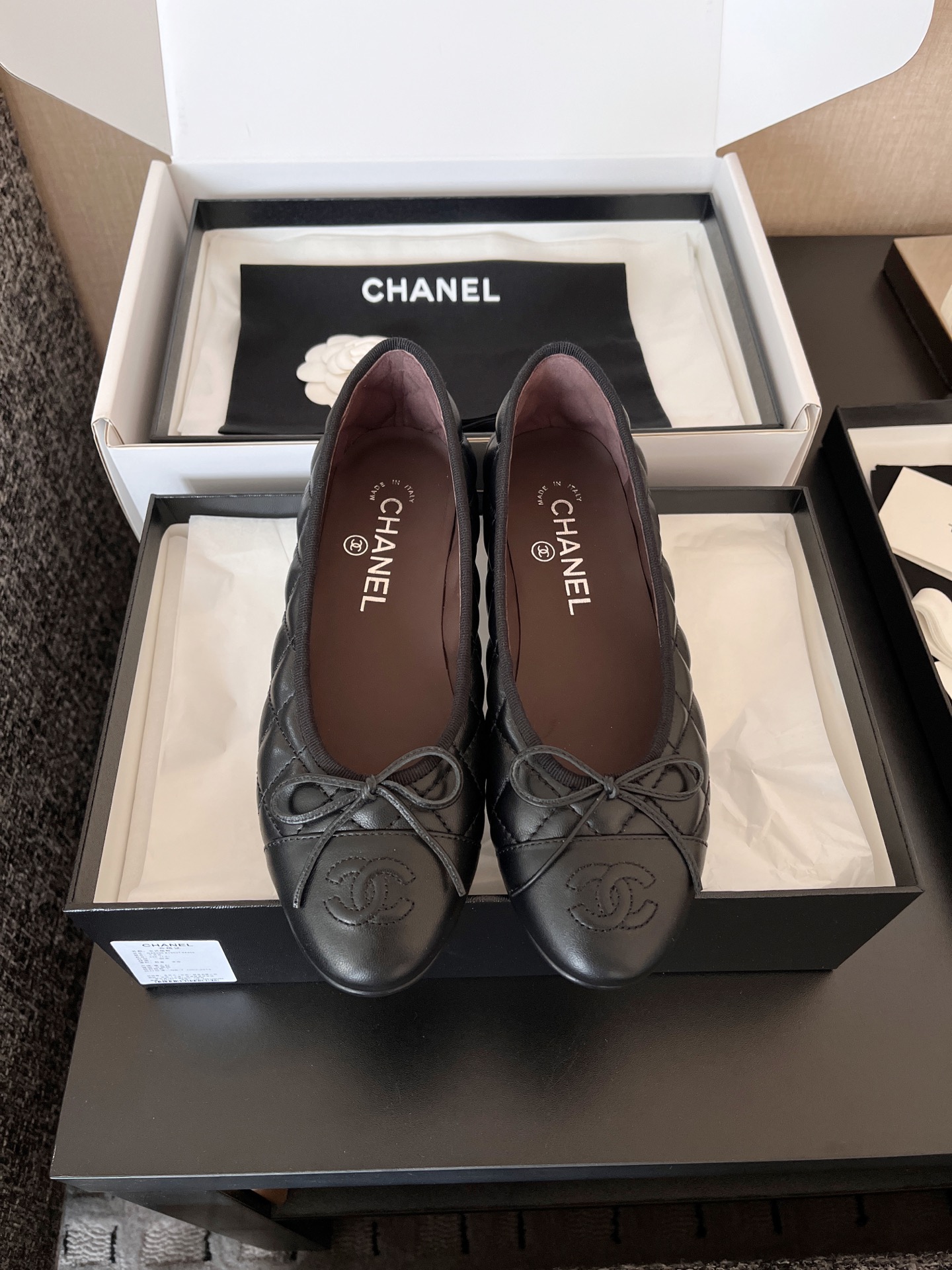 CHANEL Women's Minimalist Low-Top Casual Ballet Flats - Black (G26250 X01725 94305)