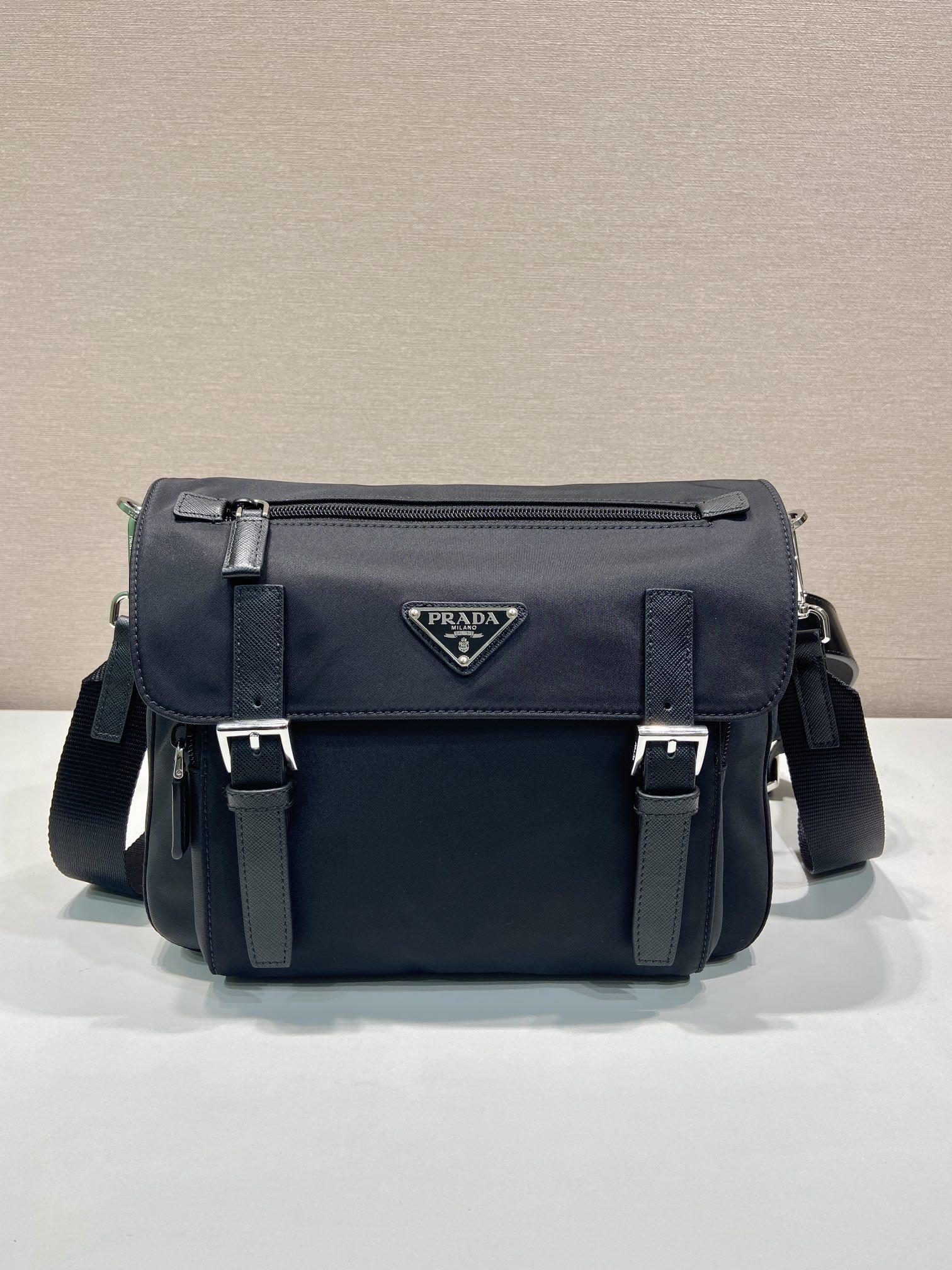 普拉达 PRADA  斜跨 单肩包 黑色  H0 2VD071_2C26_F0002