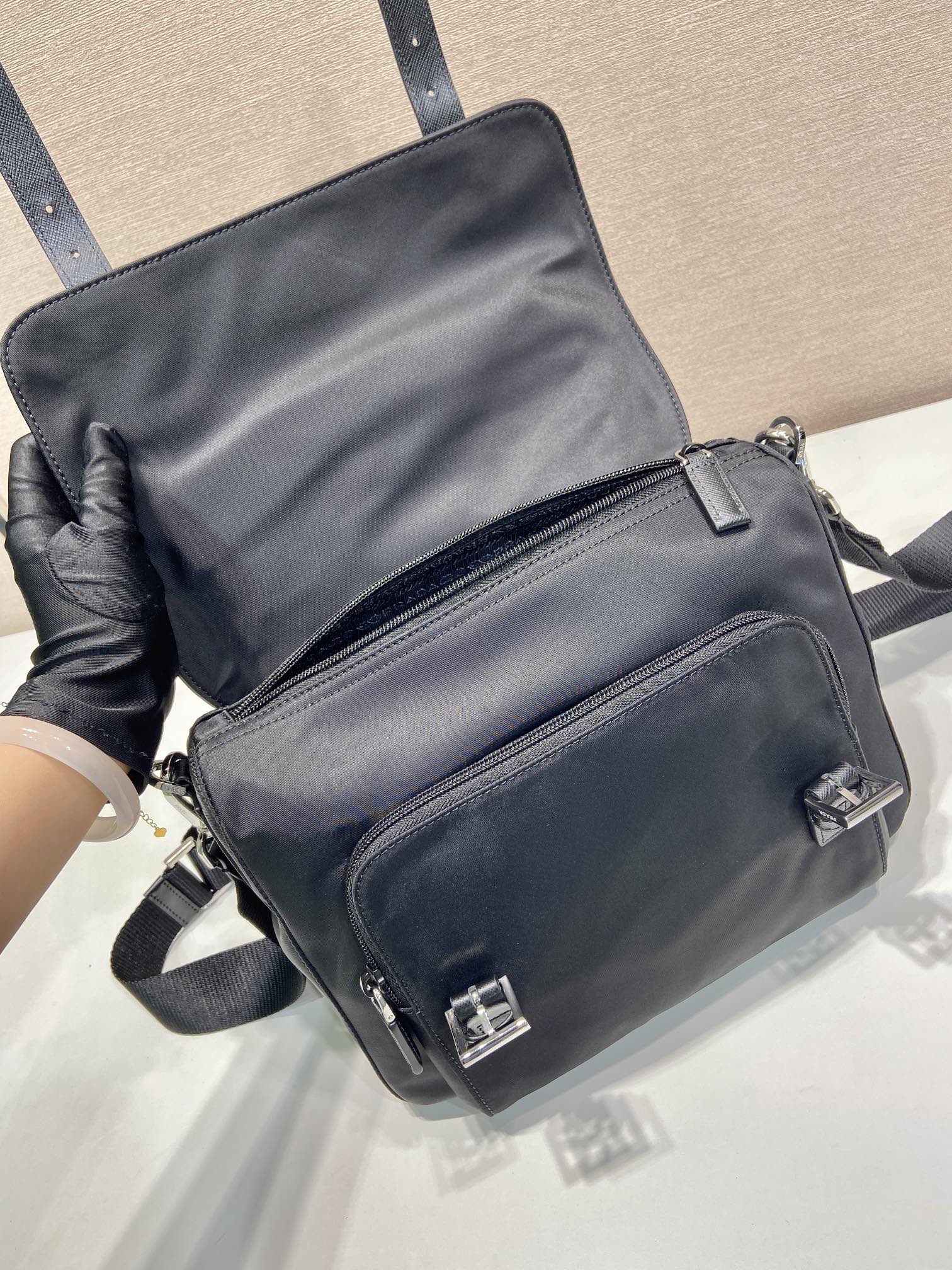 普拉达 PRADA  斜跨 单肩包 黑色  H0 2VD071_2C26_F0002