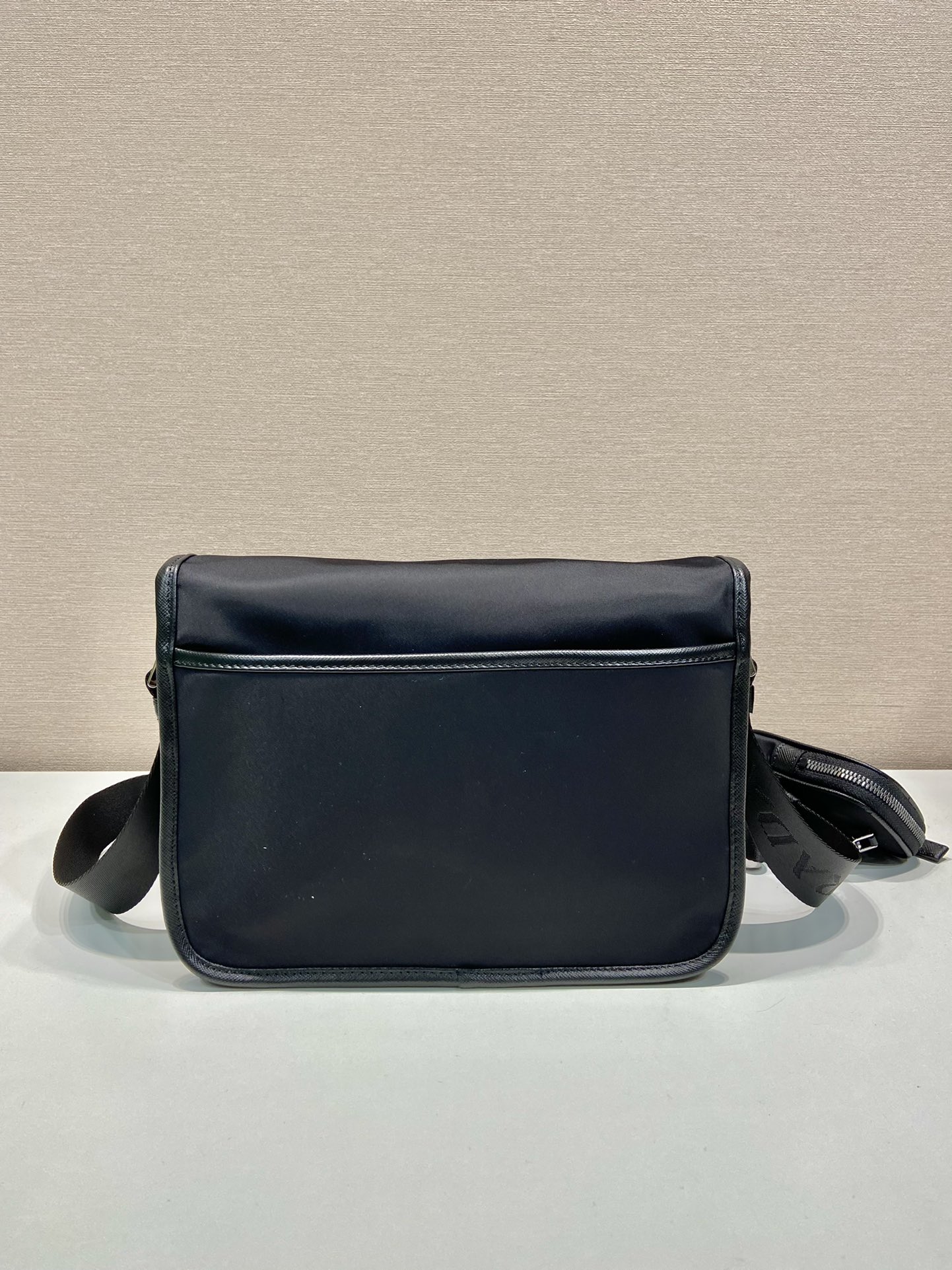 普拉达 PRADA  Saffiano 斜跨 单肩包 黑色  H0 2VD769-2DMH-F0002-V-OLO