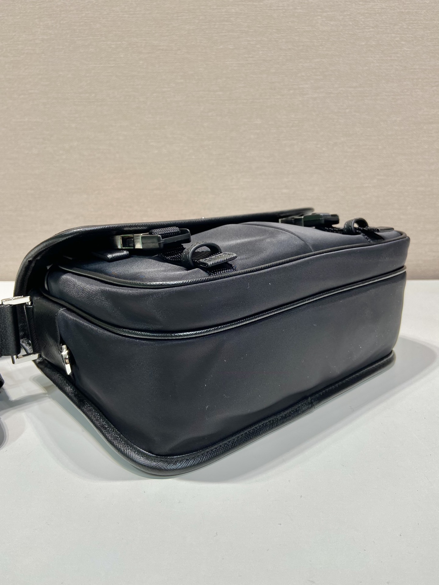 普拉达 PRADA  Saffiano 斜跨 单肩包 黑色  H0 2VD769-2DMH-F0002-V-OLO