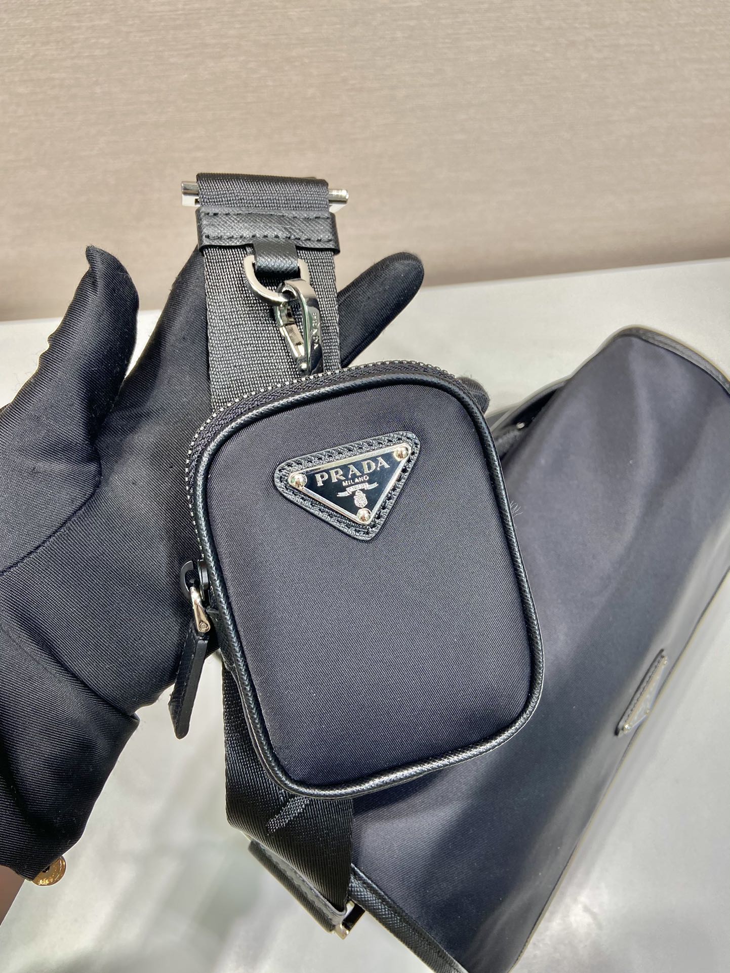 普拉达 PRADA  Saffiano 斜跨 单肩包 黑色  H0 2VD769-2DMH-F0002-V-OLO
