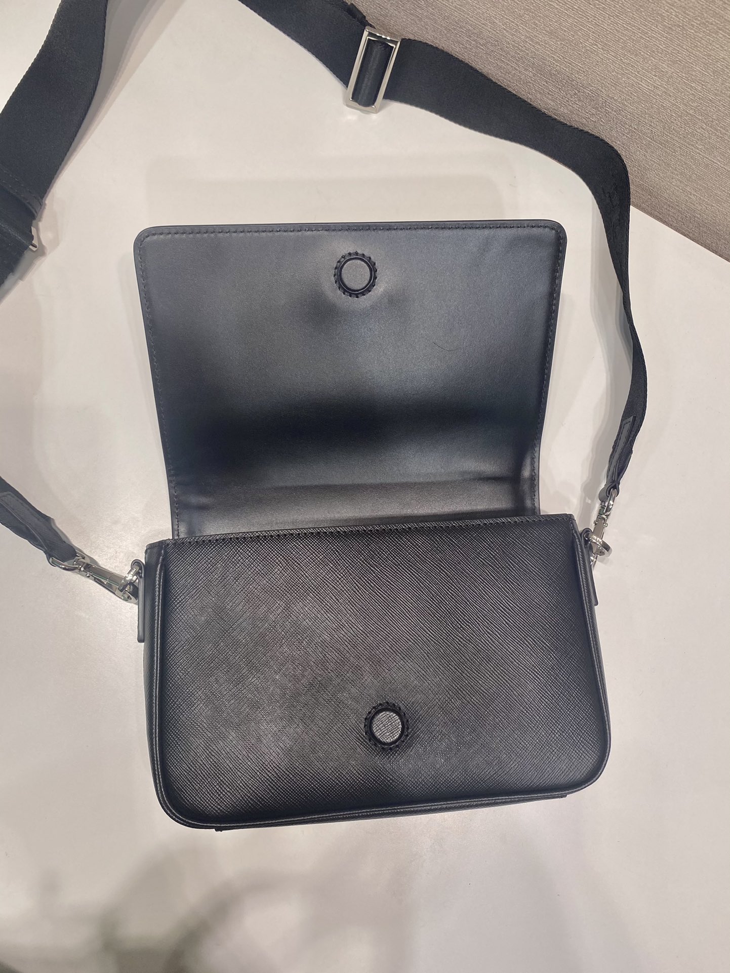 普拉达 PRADA  Saffiano 斜跨 单肩包 黑色  H0 2VD059_9Z2_F0002_V_OOO