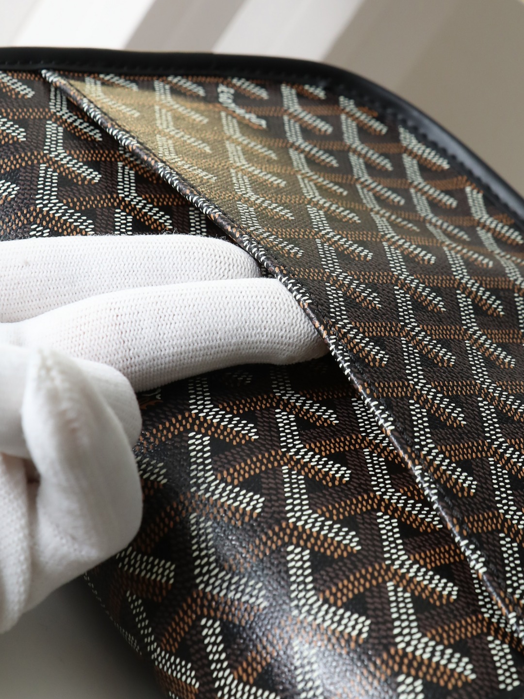 戈雅 邮差 Goyard Belvedere Small Messenger Bag — Unisex canvas and leather flap bag H0 BELVE2PMLTY