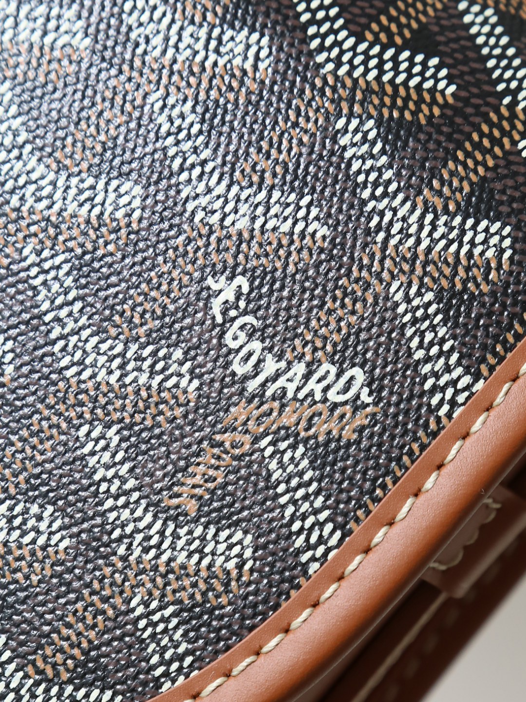 戈雅 邮差 Goyard Belvedere Small Messenger Bag — Unisex canvas and leather flap bag H0 BELVE2PMLTY