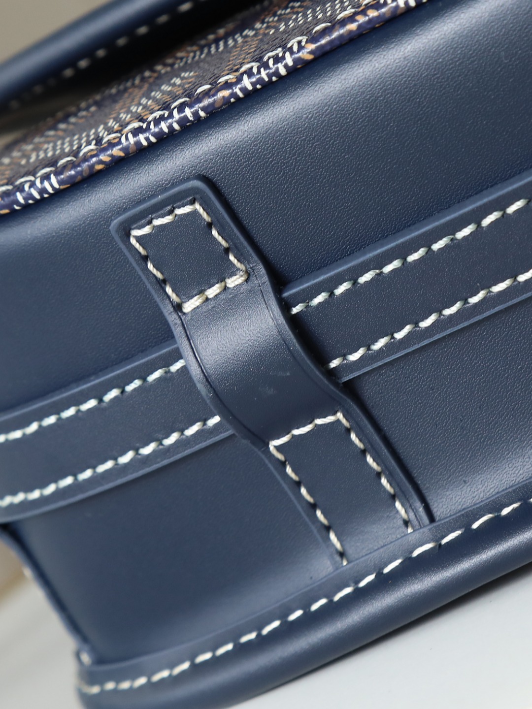戈雅 邮差 Goyard Belvedere Small Messenger Bag — Unisex canvas and leather flap bag H0 BELVE2PMLTY