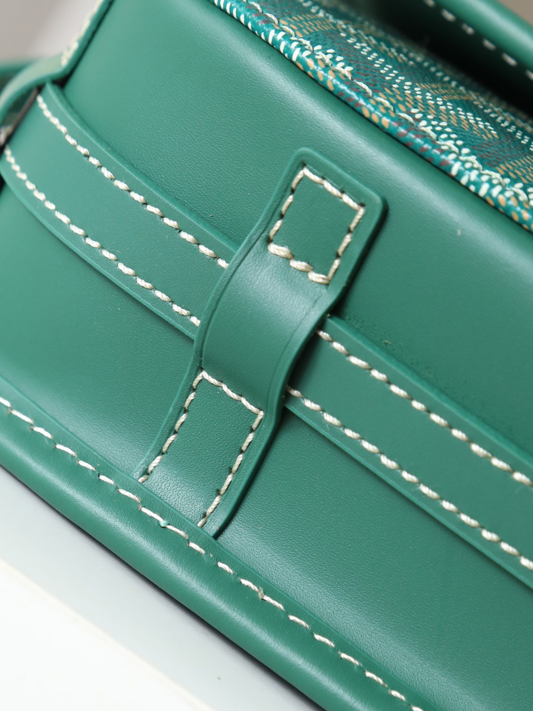 戈雅 邮差 Goyard Belvedere Small Messenger Bag — Unisex canvas and leather flap bag H0 BELVE2PMLTY