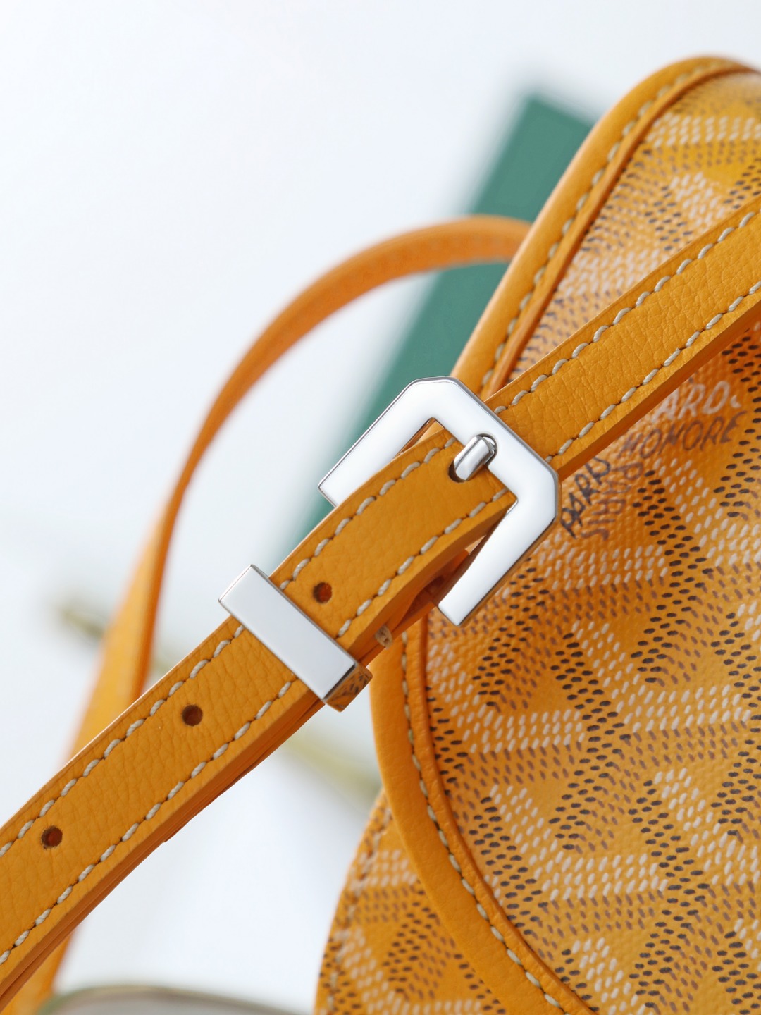 戈雅 邮差 Goyard Belvedere Small Messenger Bag — Unisex canvas and leather flap bag H0 BELVE2PMLTY