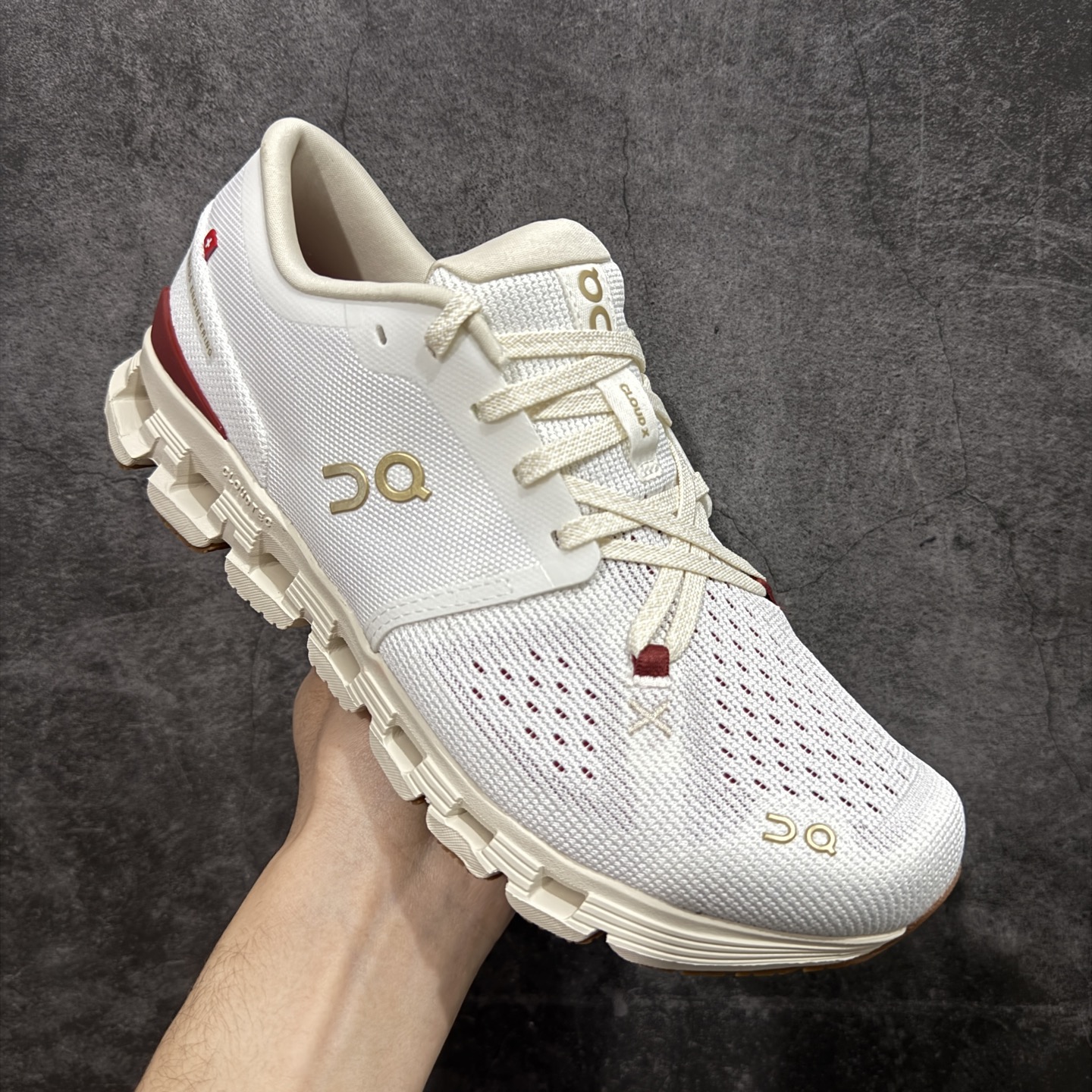 On 昂跑 CLOUD X4  低筒 百搭舒适  运动 训练鞋  B0白红 3MF10752734