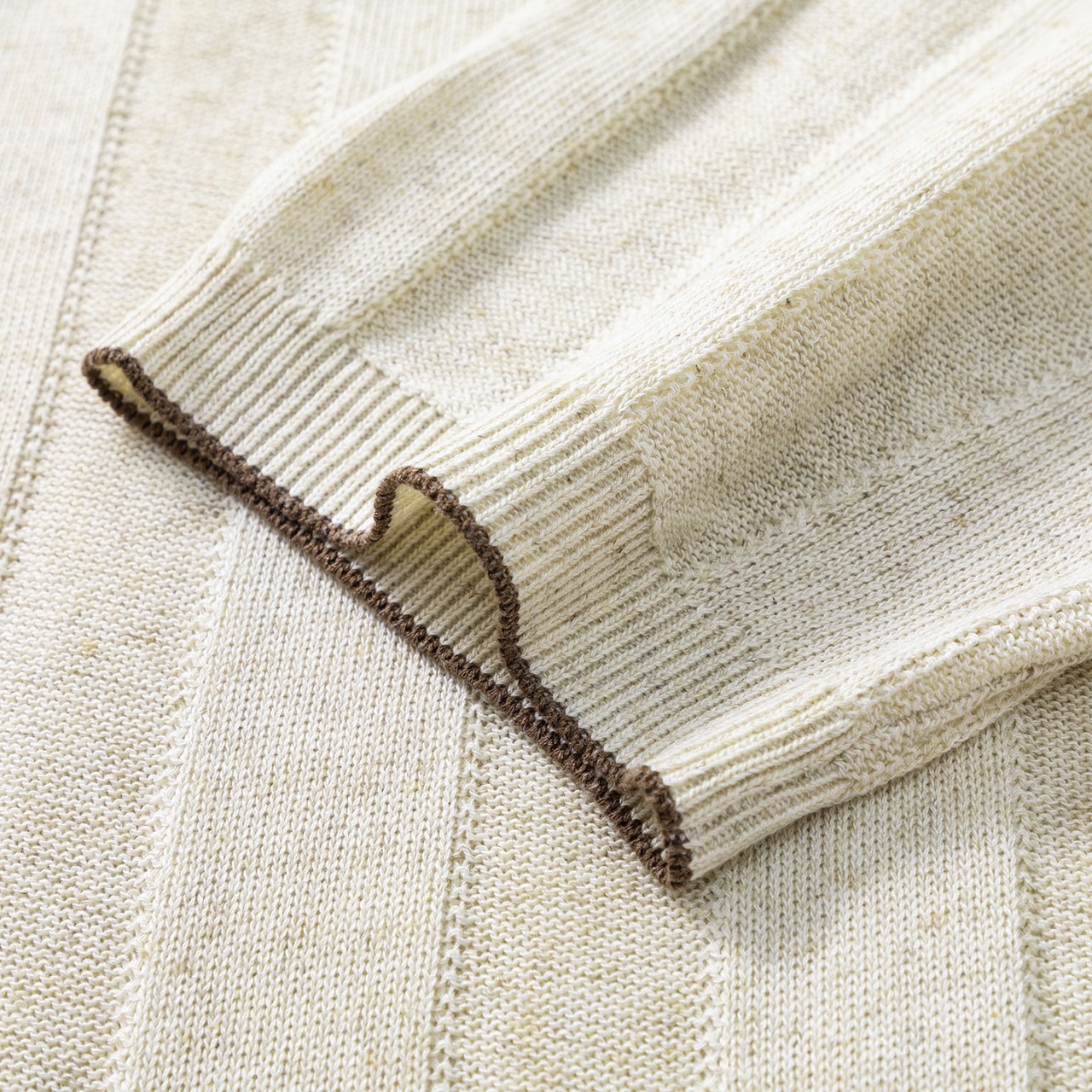 Brunello Cucinelli Men's Solid-Color Knit Polo Shirt (Linen-Cotton Blend, Single-Breasted)