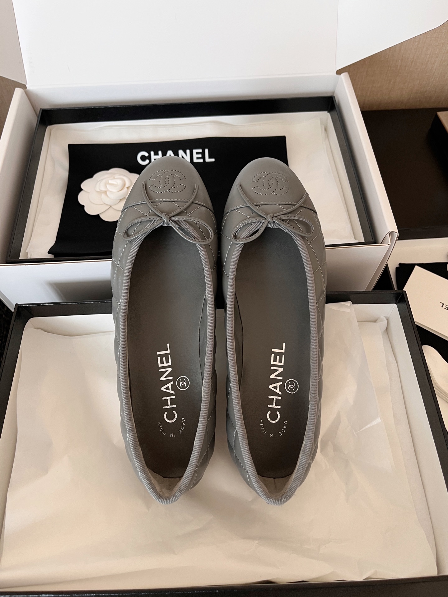 CHANEL Women's Minimalist Low-Top Casual Ballet Flats 