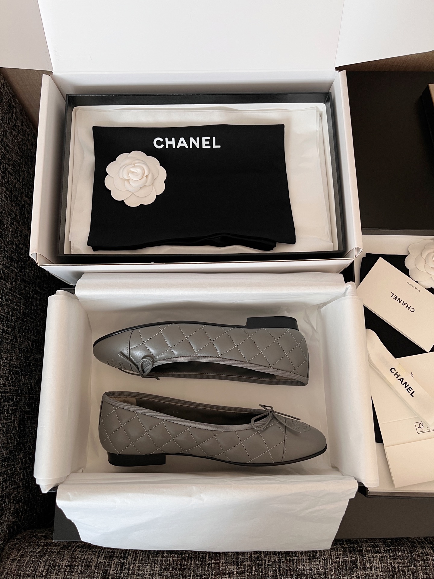 CHANEL Women's Minimalist Low-Top Casual Ballet Flats 