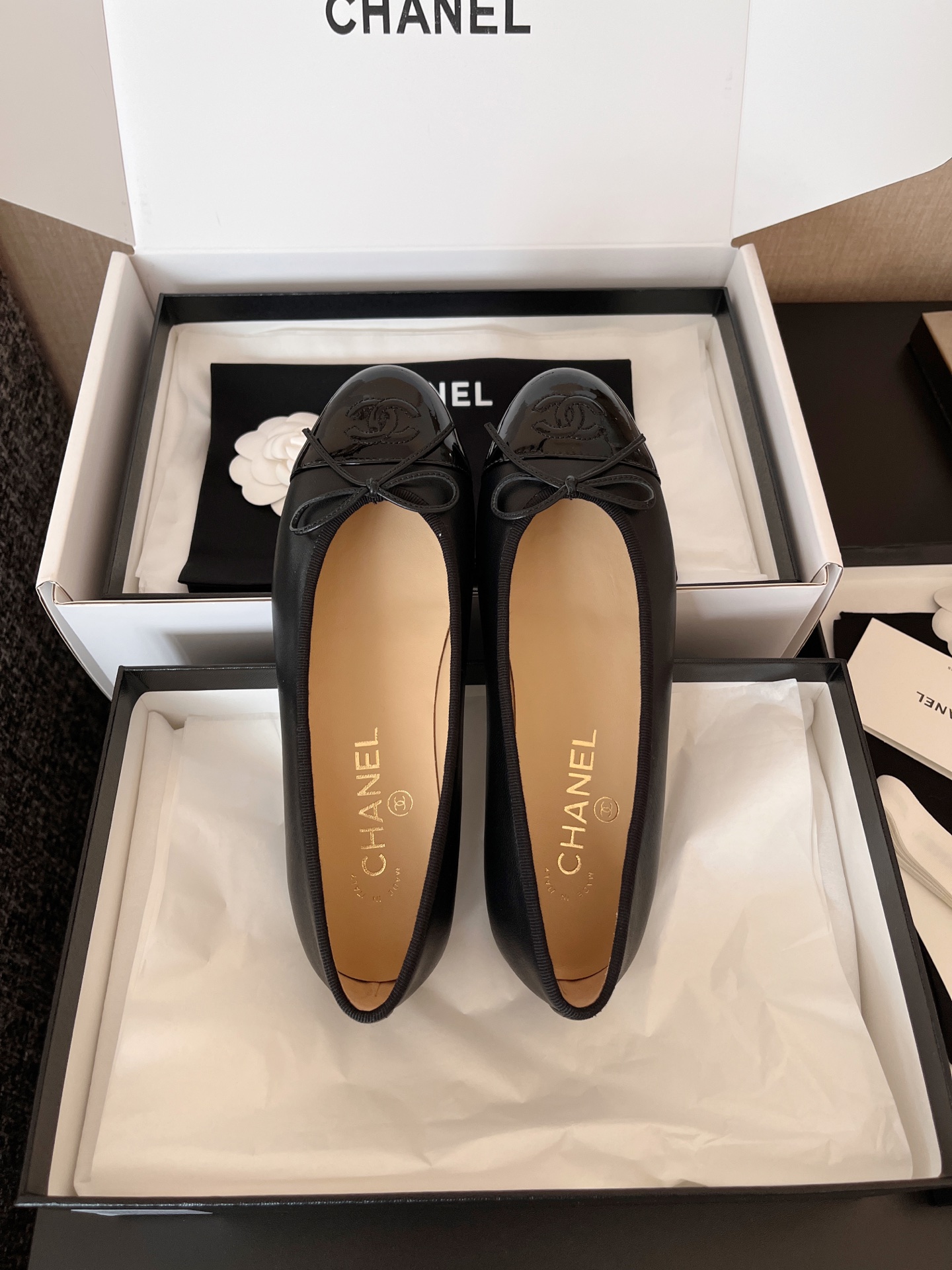 CHANEL Women's Minimalist Low-Top Casual Ballet Flats 