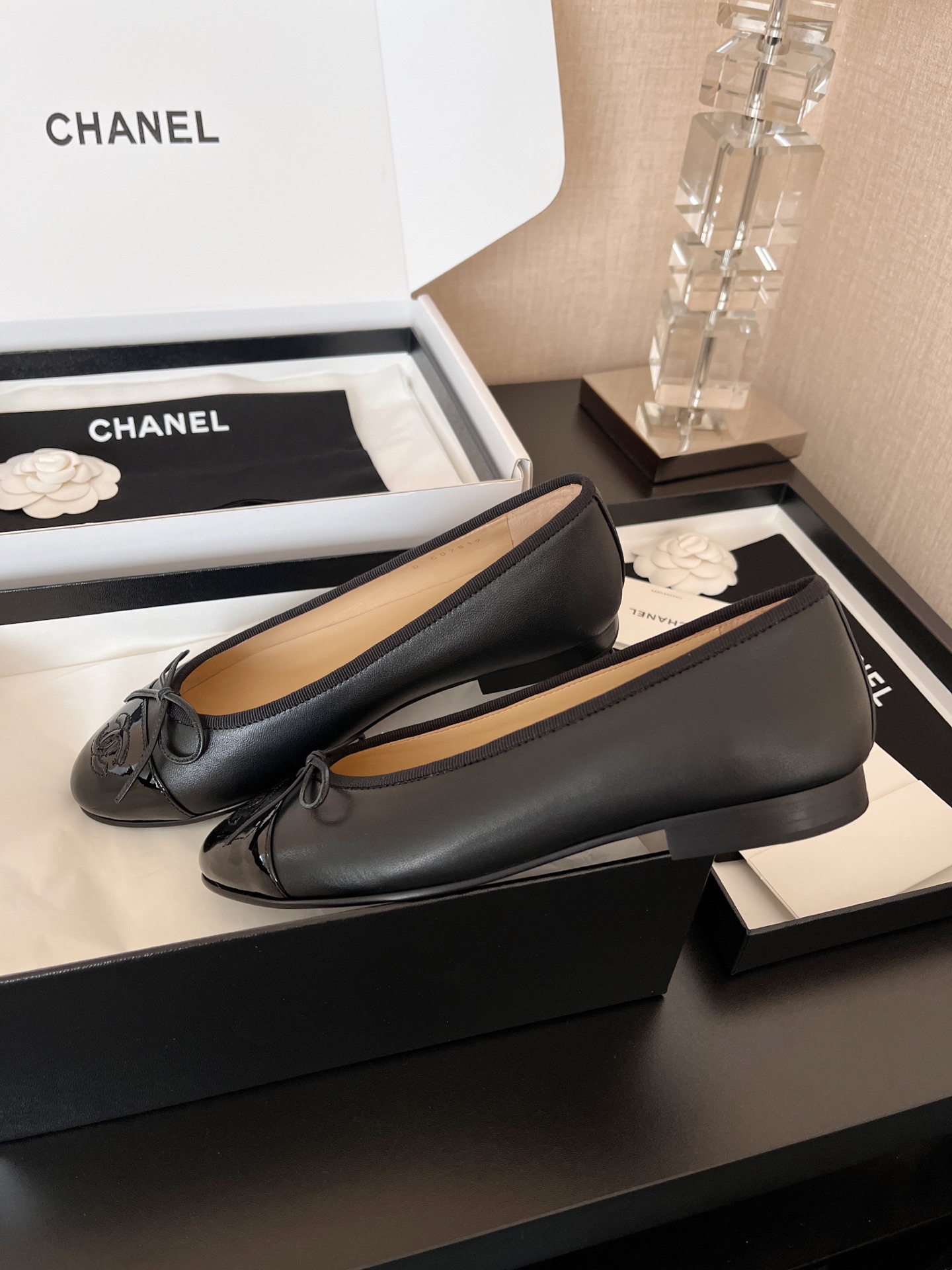CHANEL Women's Minimalist Low-Top Casual Ballet Flats 