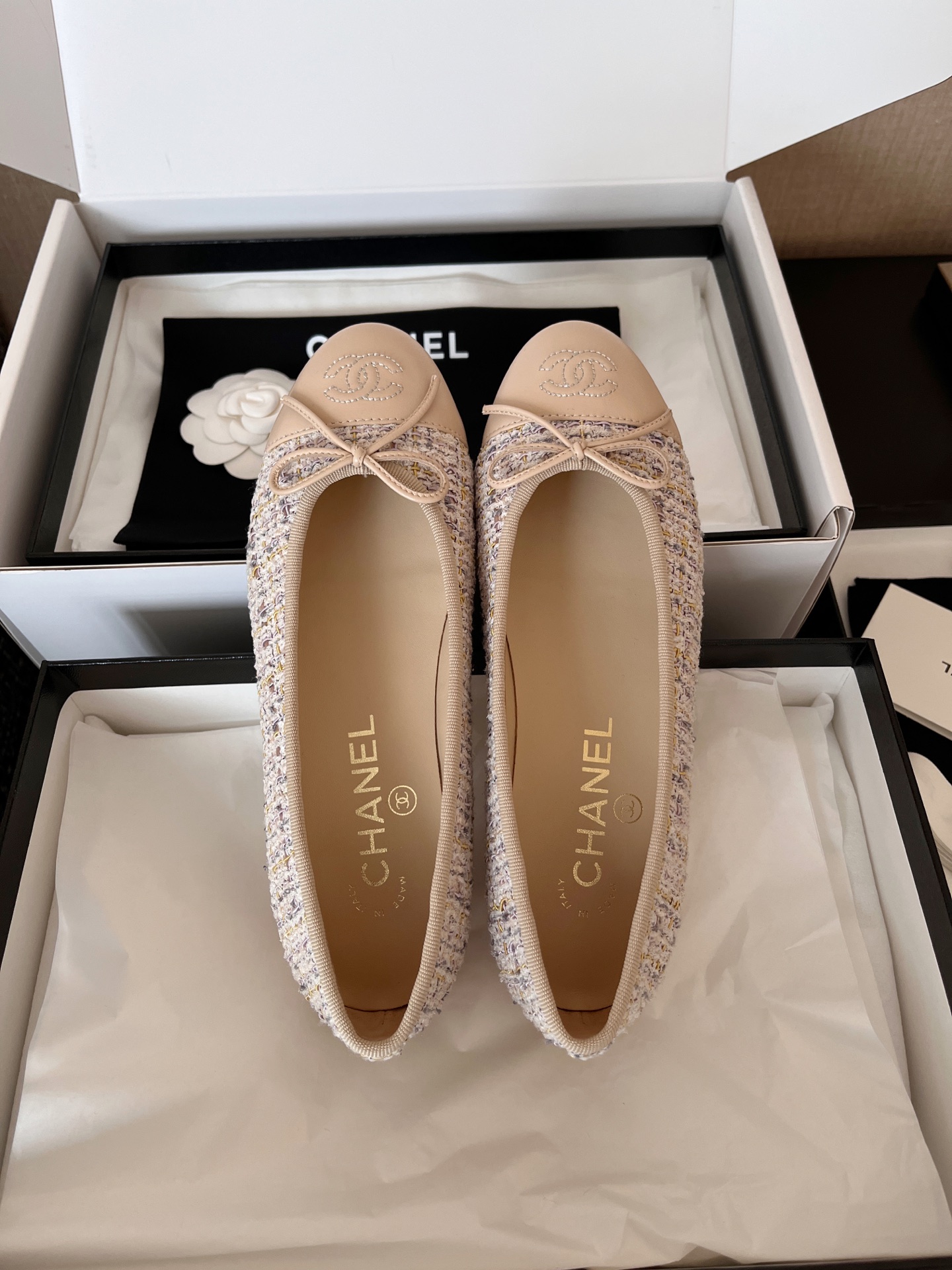 CHANEL Women's Minimalist Low-Top Casual Ballet Flats 